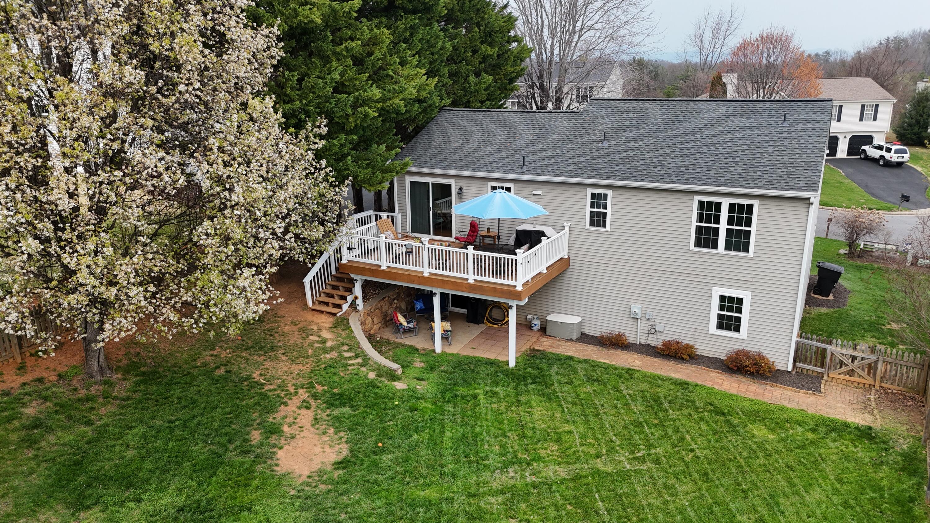 6219 Ashmont DR