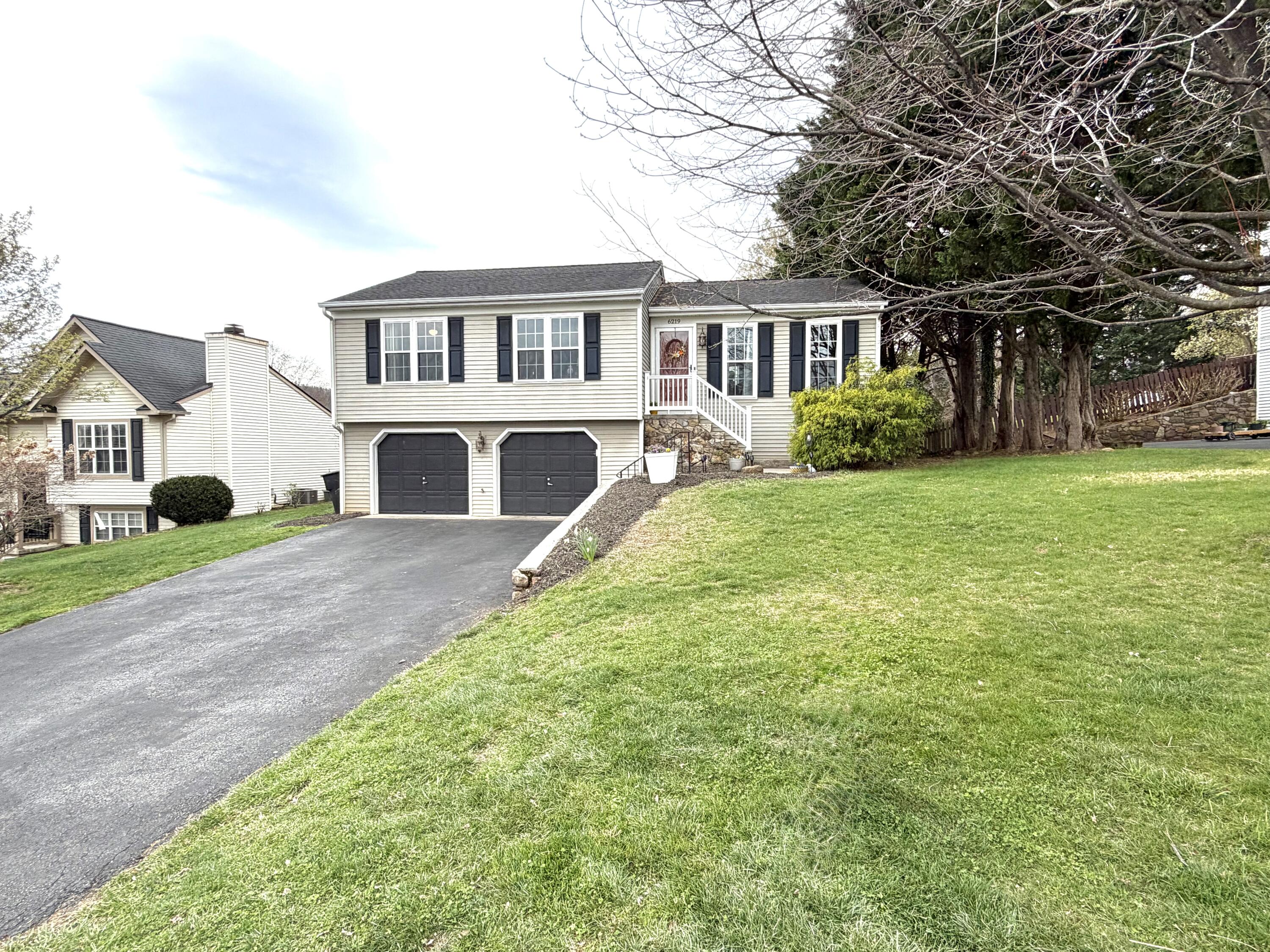 6219 Ashmont DR