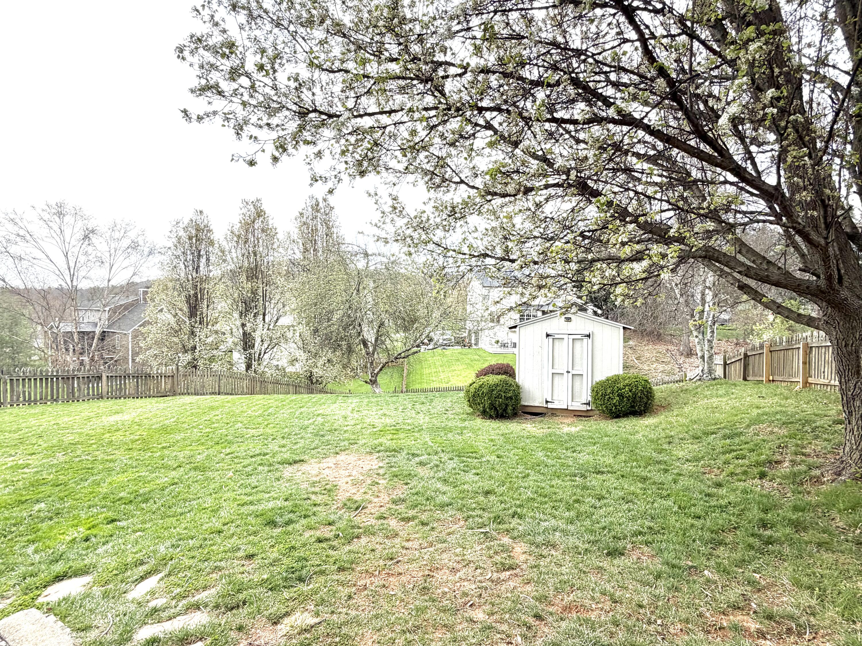 6219 Ashmont DR