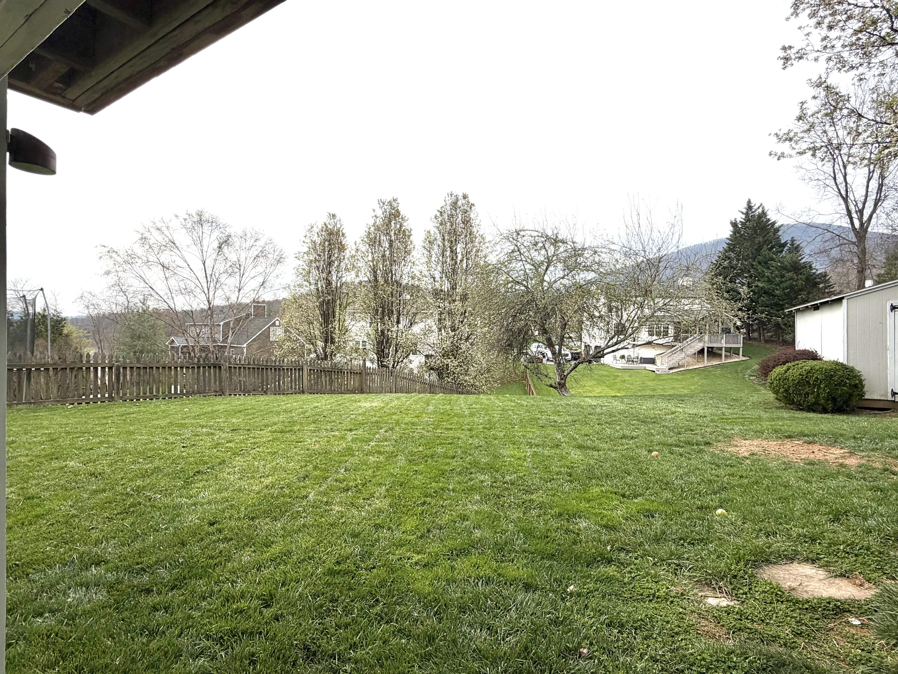 6219 Ashmont DR