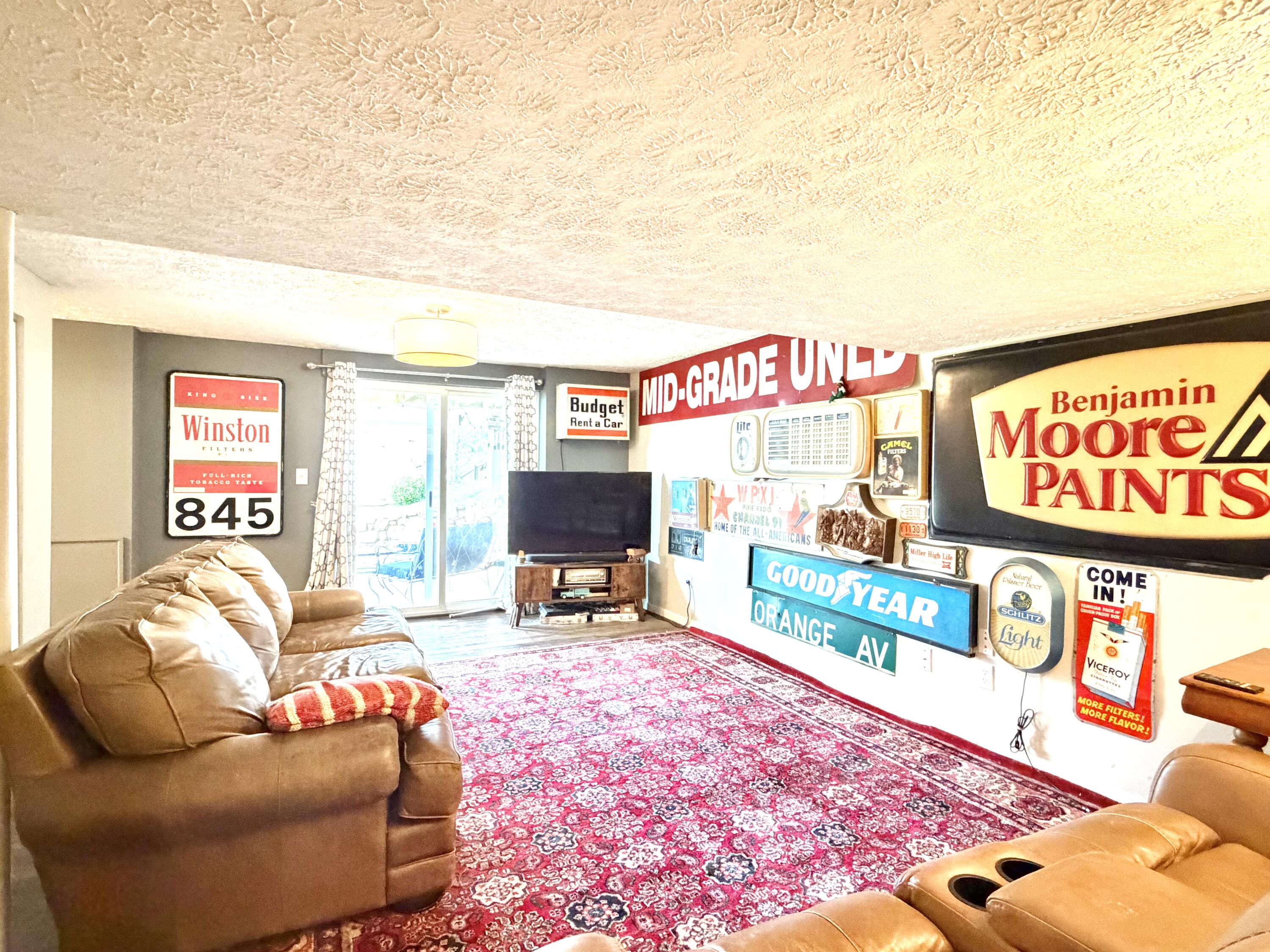 6219 Ashmont DR