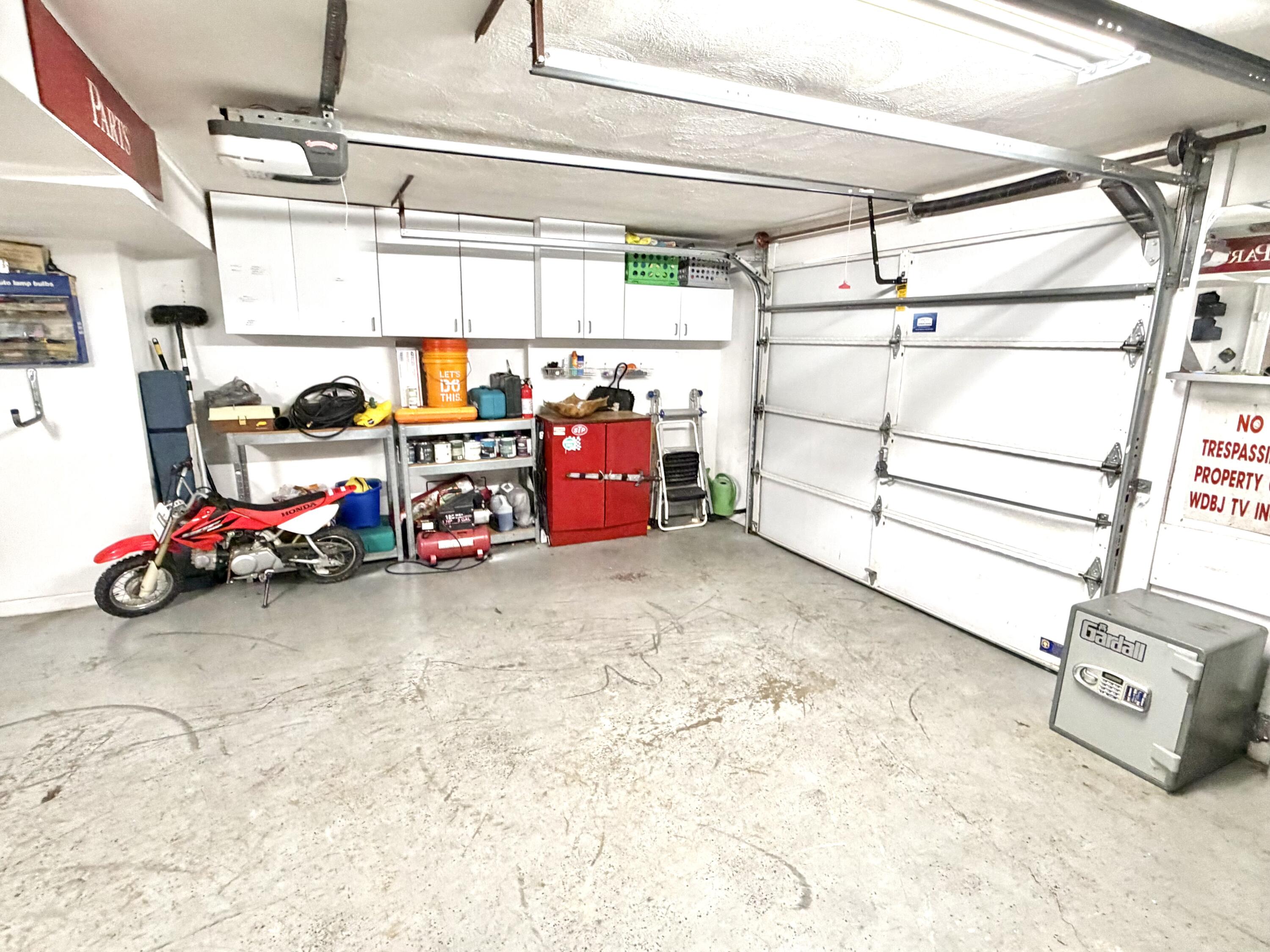 6219 Ashmont DR