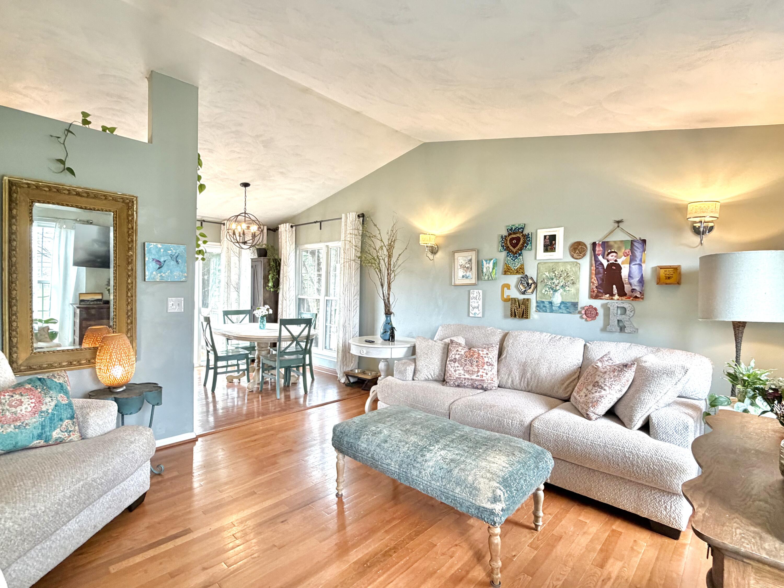 6219 Ashmont DR