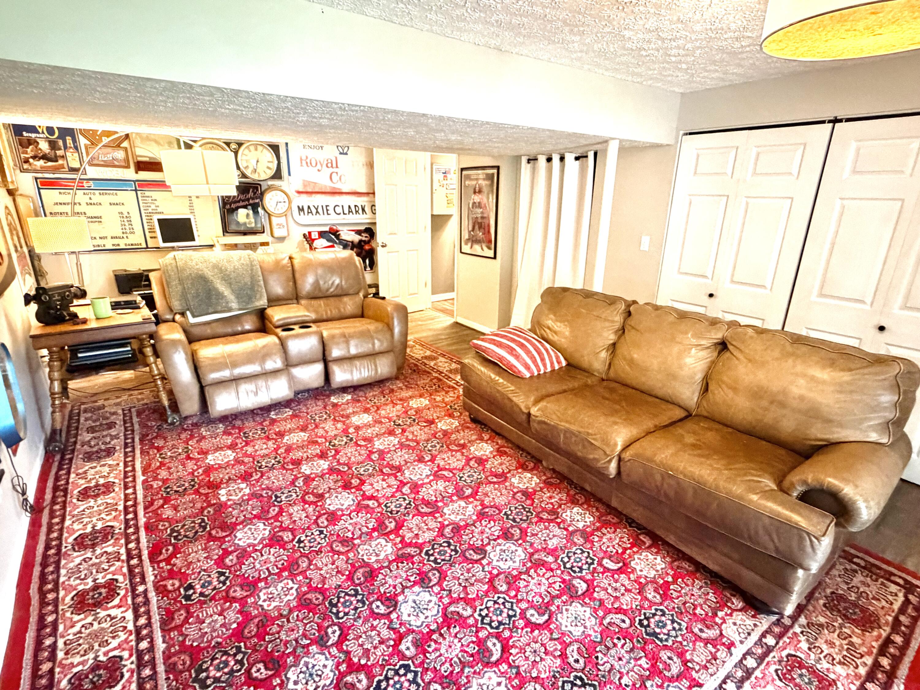 6219 Ashmont DR