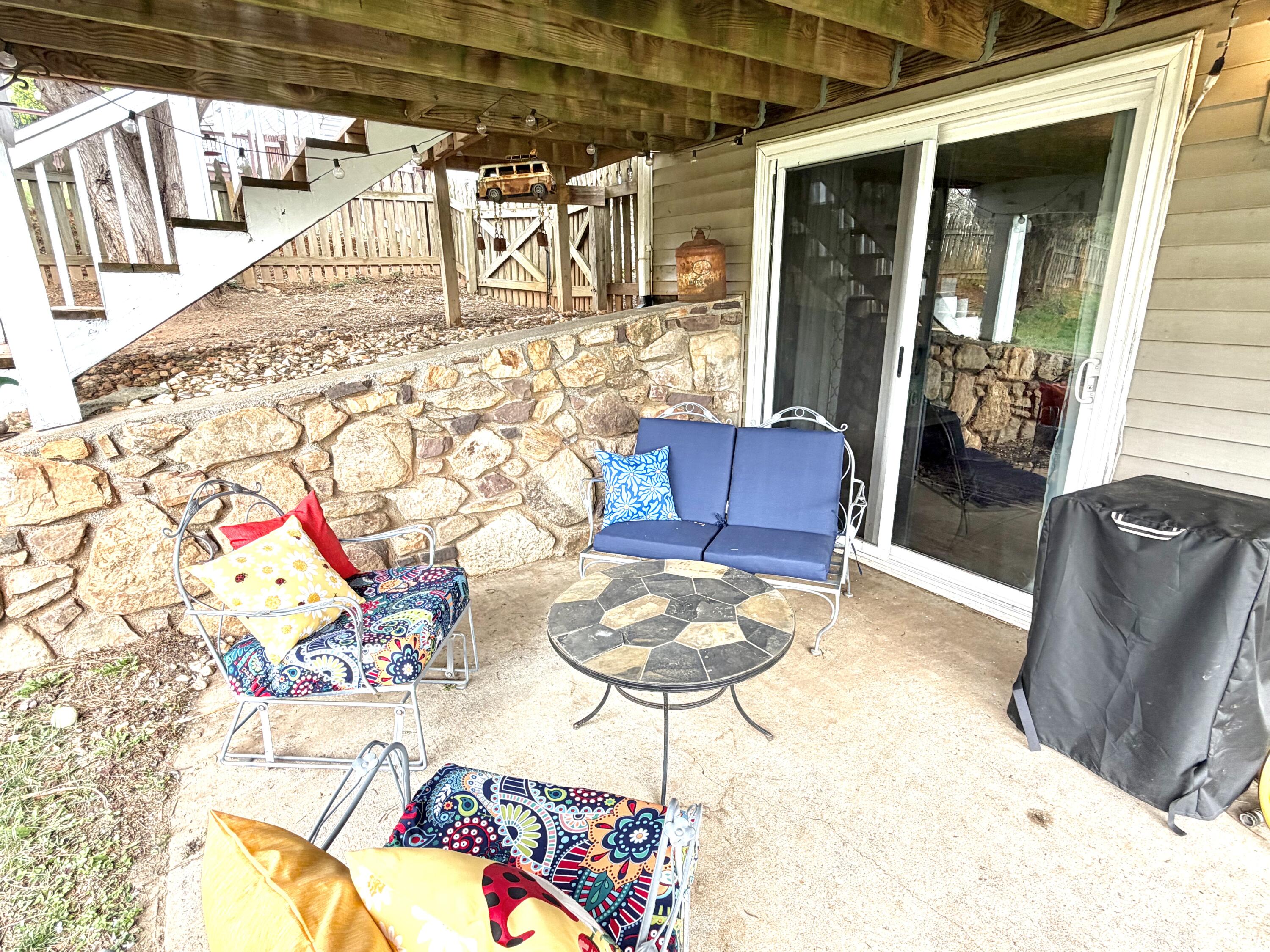 6219 Ashmont DR