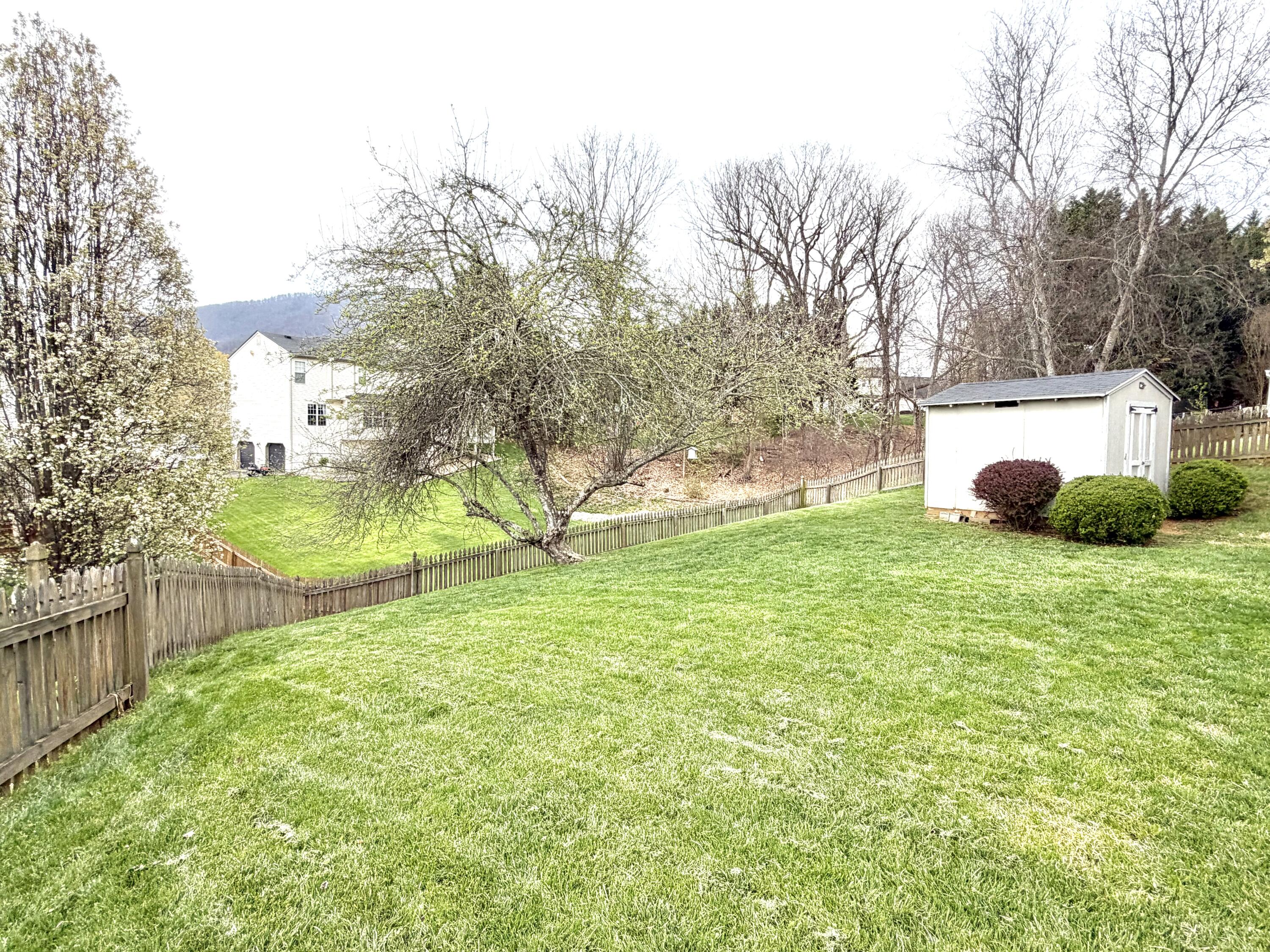 6219 Ashmont DR