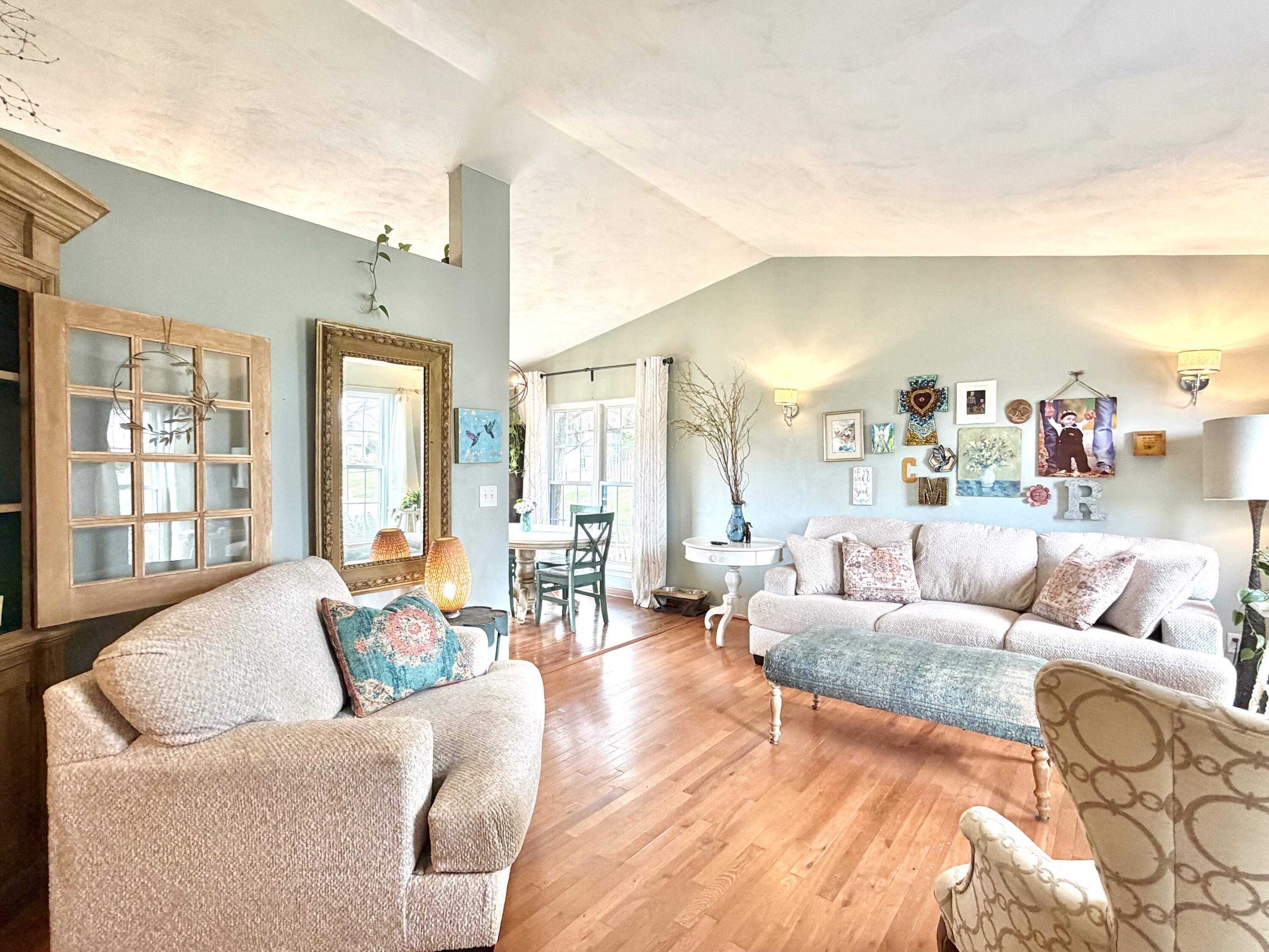 6219 Ashmont DR