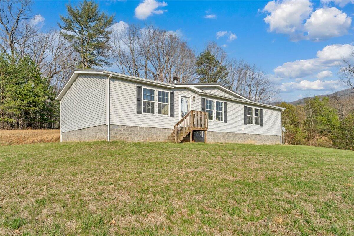 215 Cedar Bottom RD