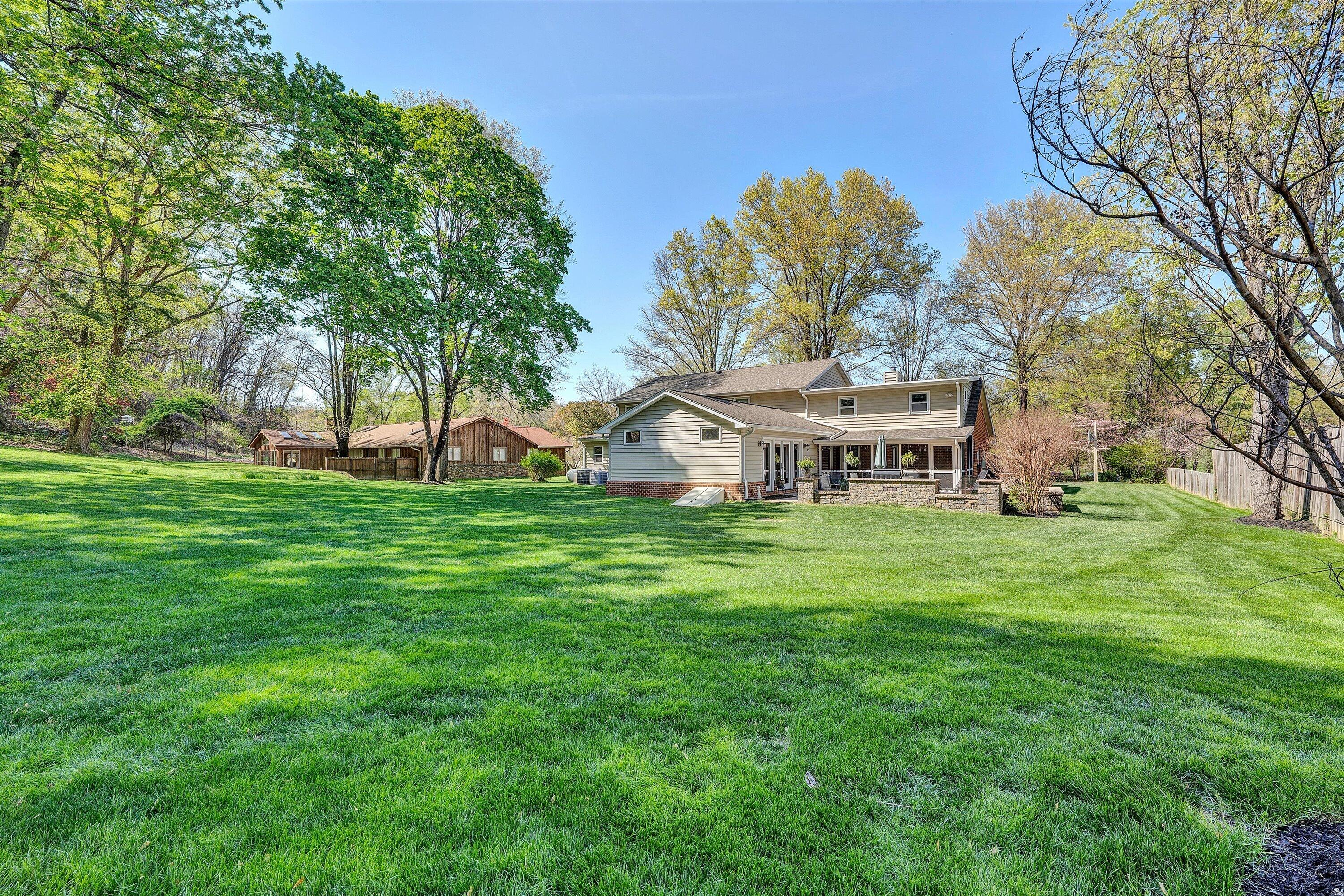 5832 Lakemont DR