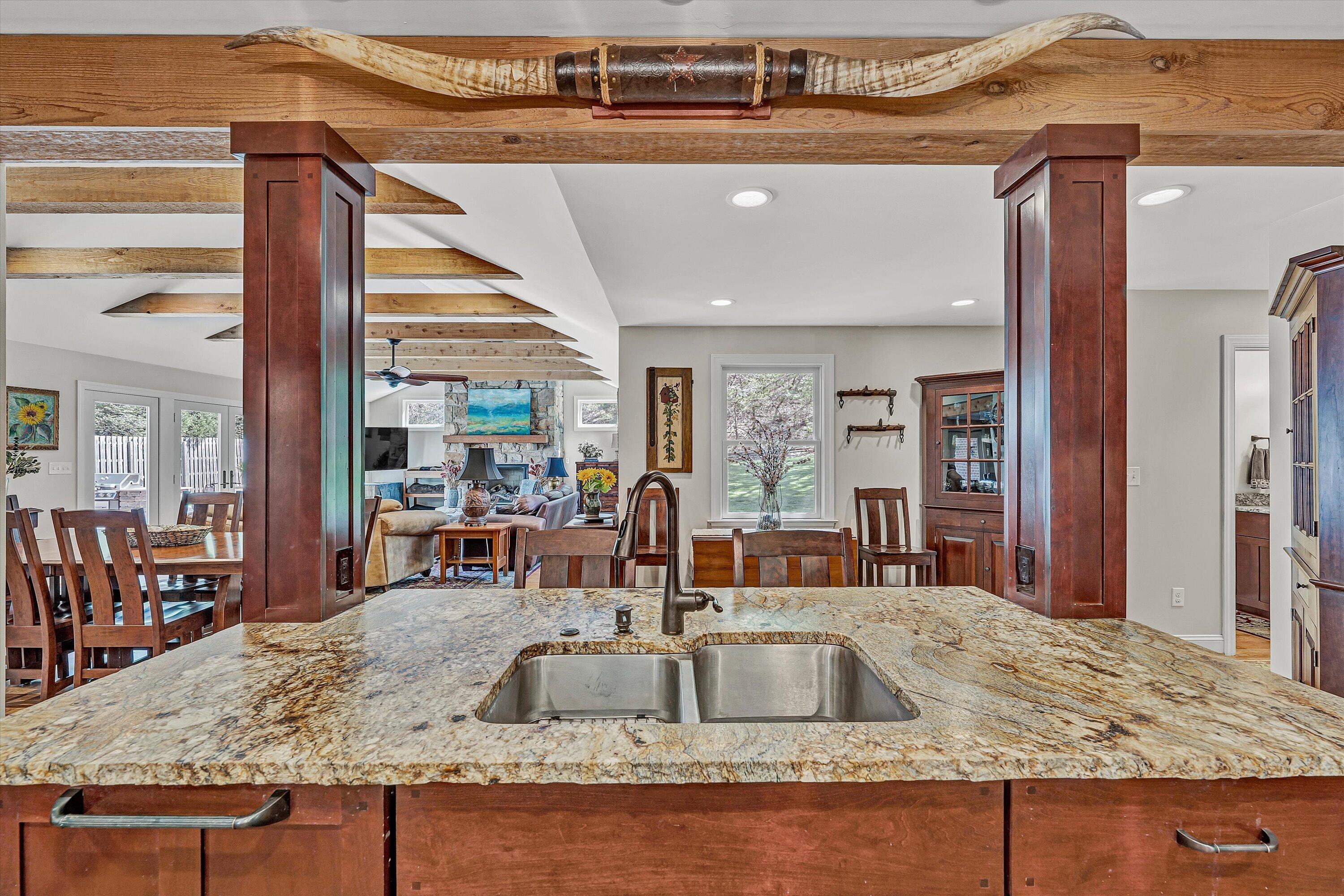 5832 Lakemont DR