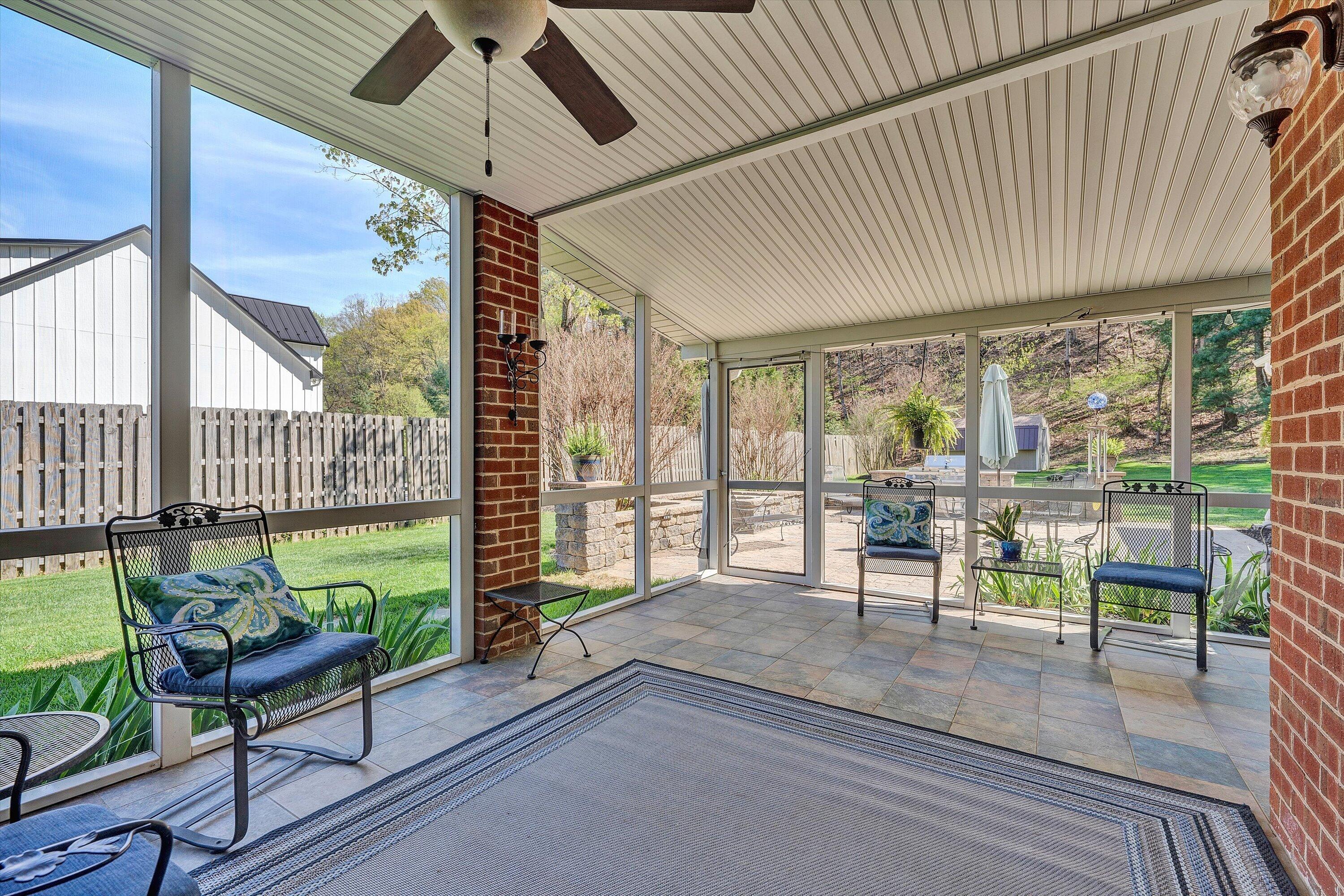 5832 Lakemont DR