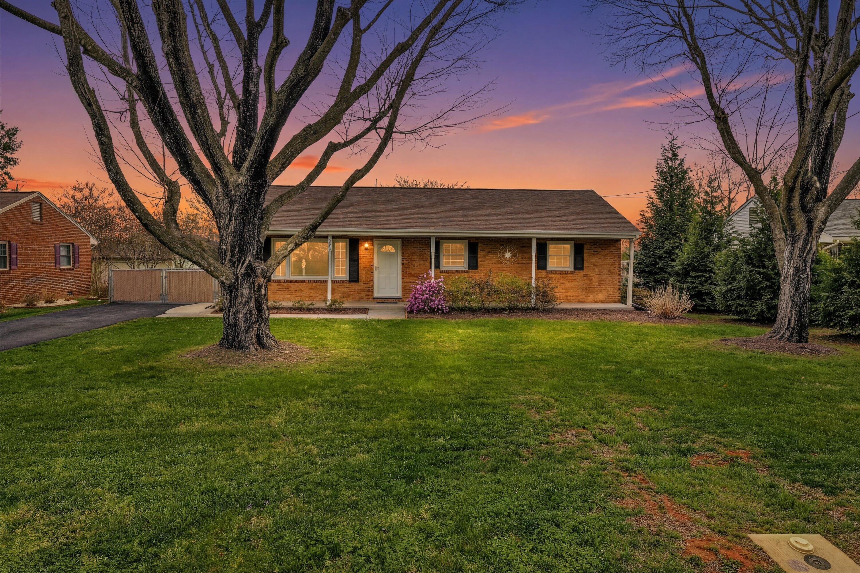 1006 Green Meadow RD