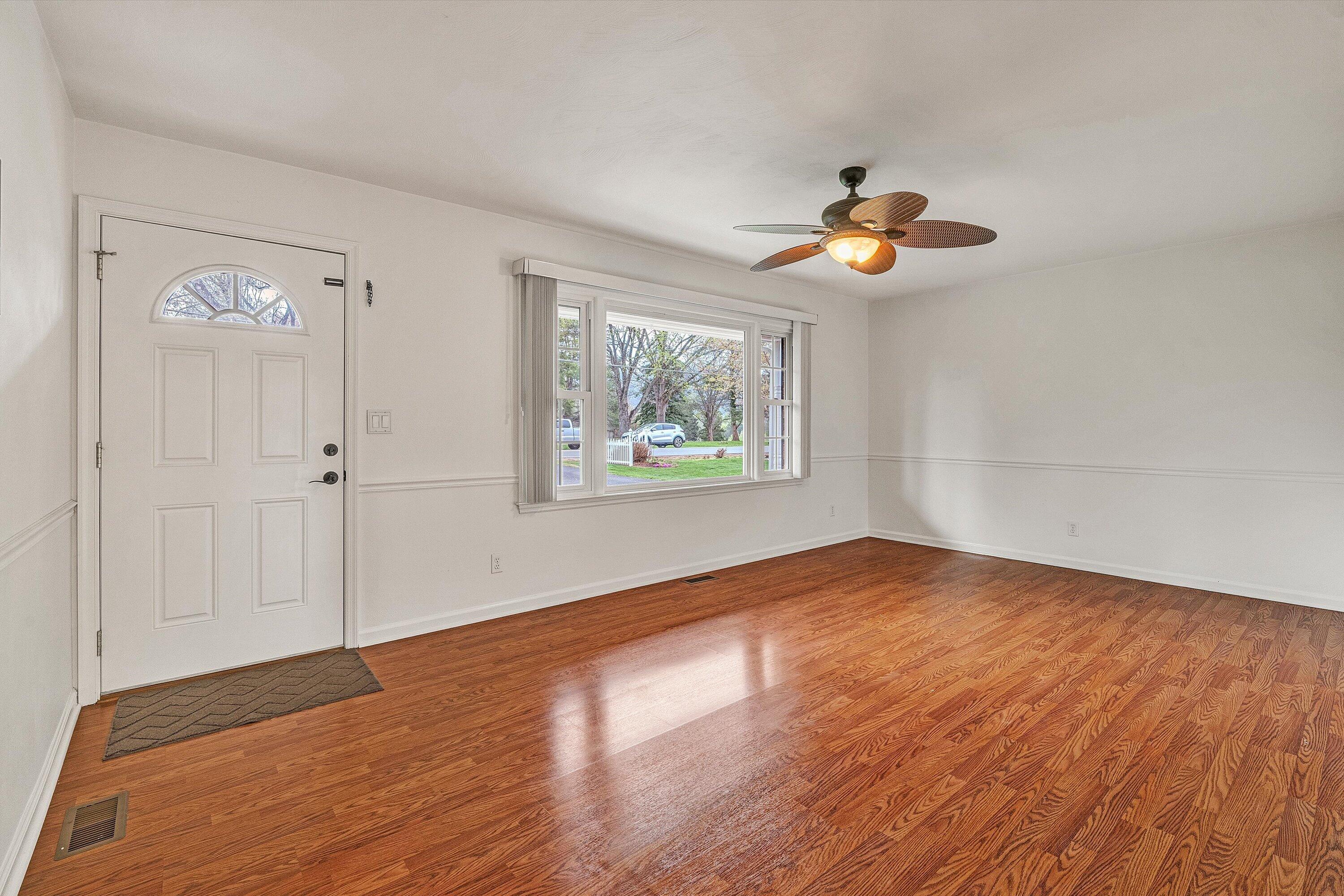 1006 Green Meadow RD