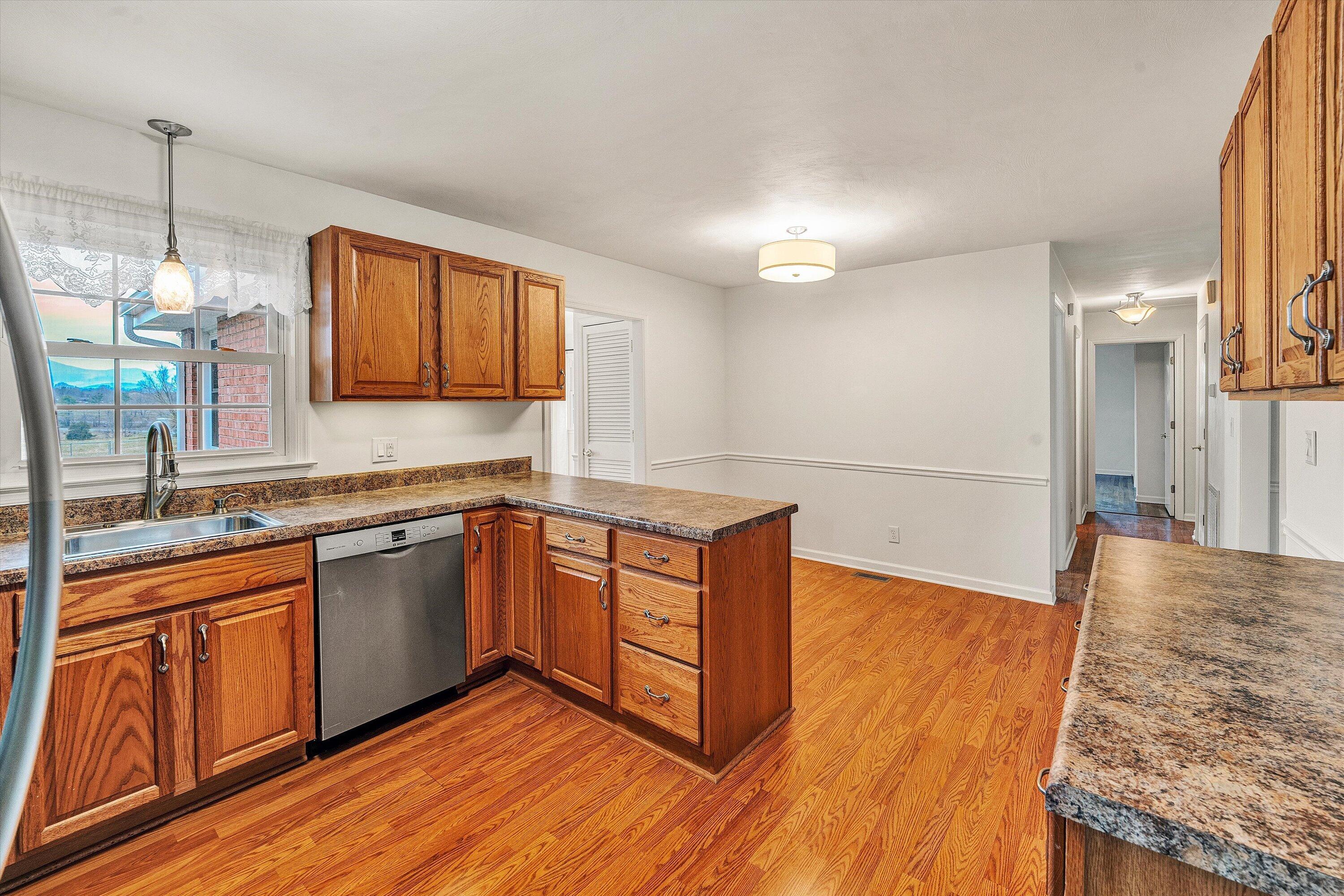 1006 Green Meadow RD