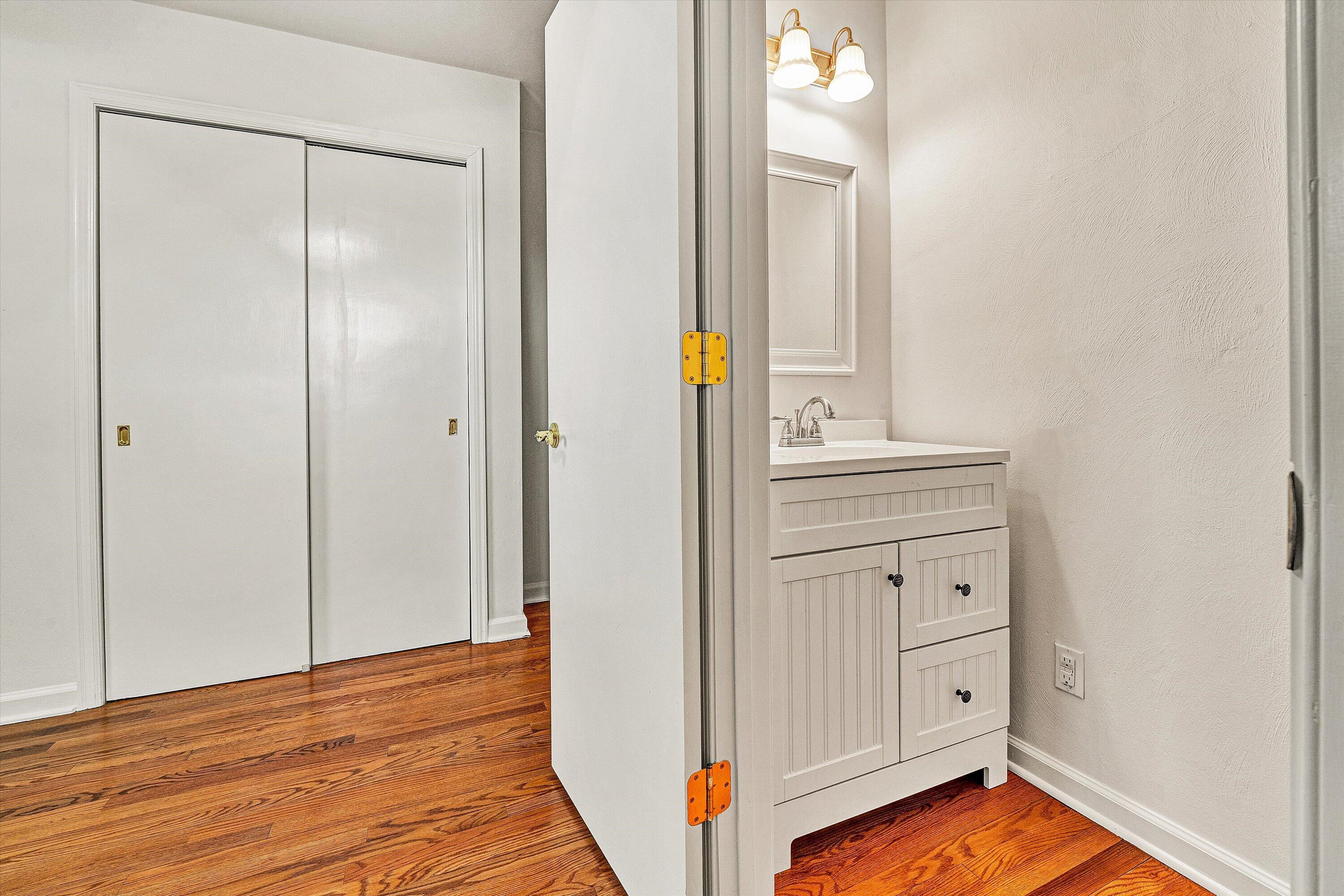 1006 Green Meadow RD