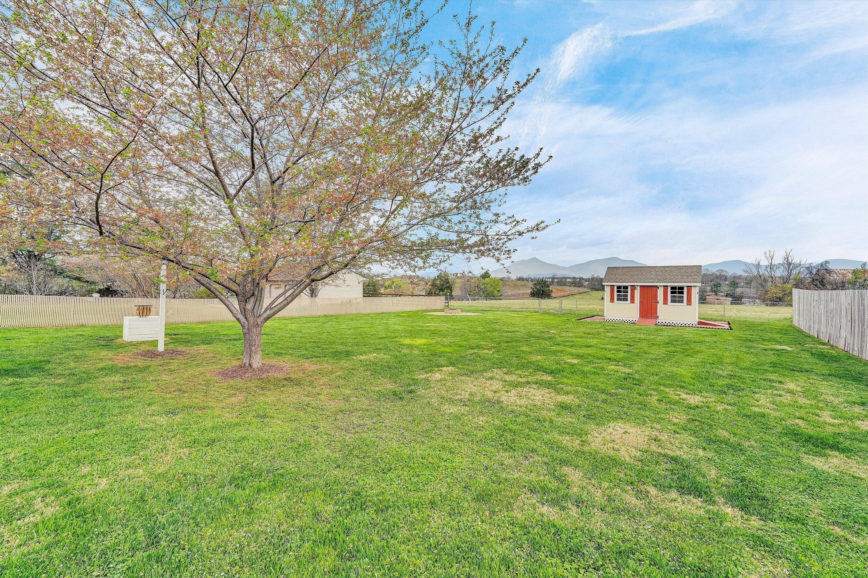 1006 Green Meadow RD