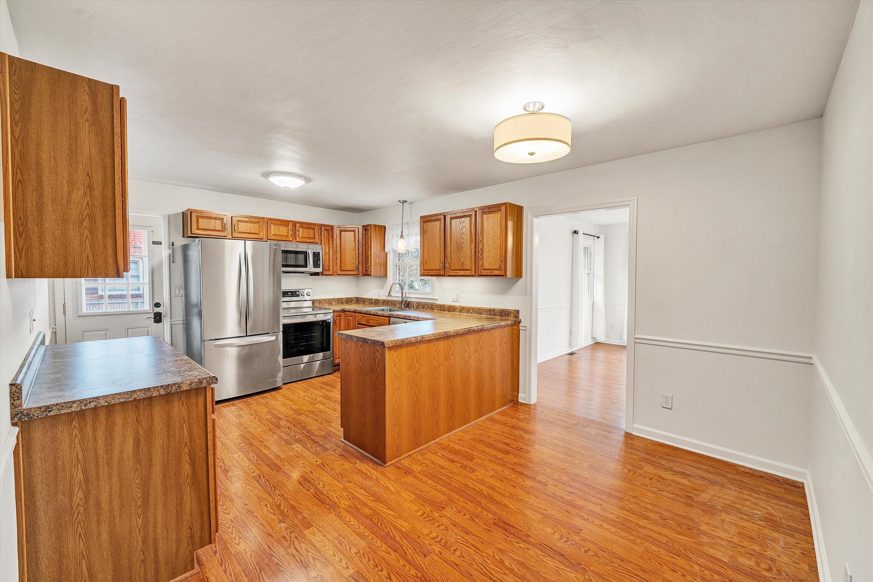 1006 Green Meadow RD