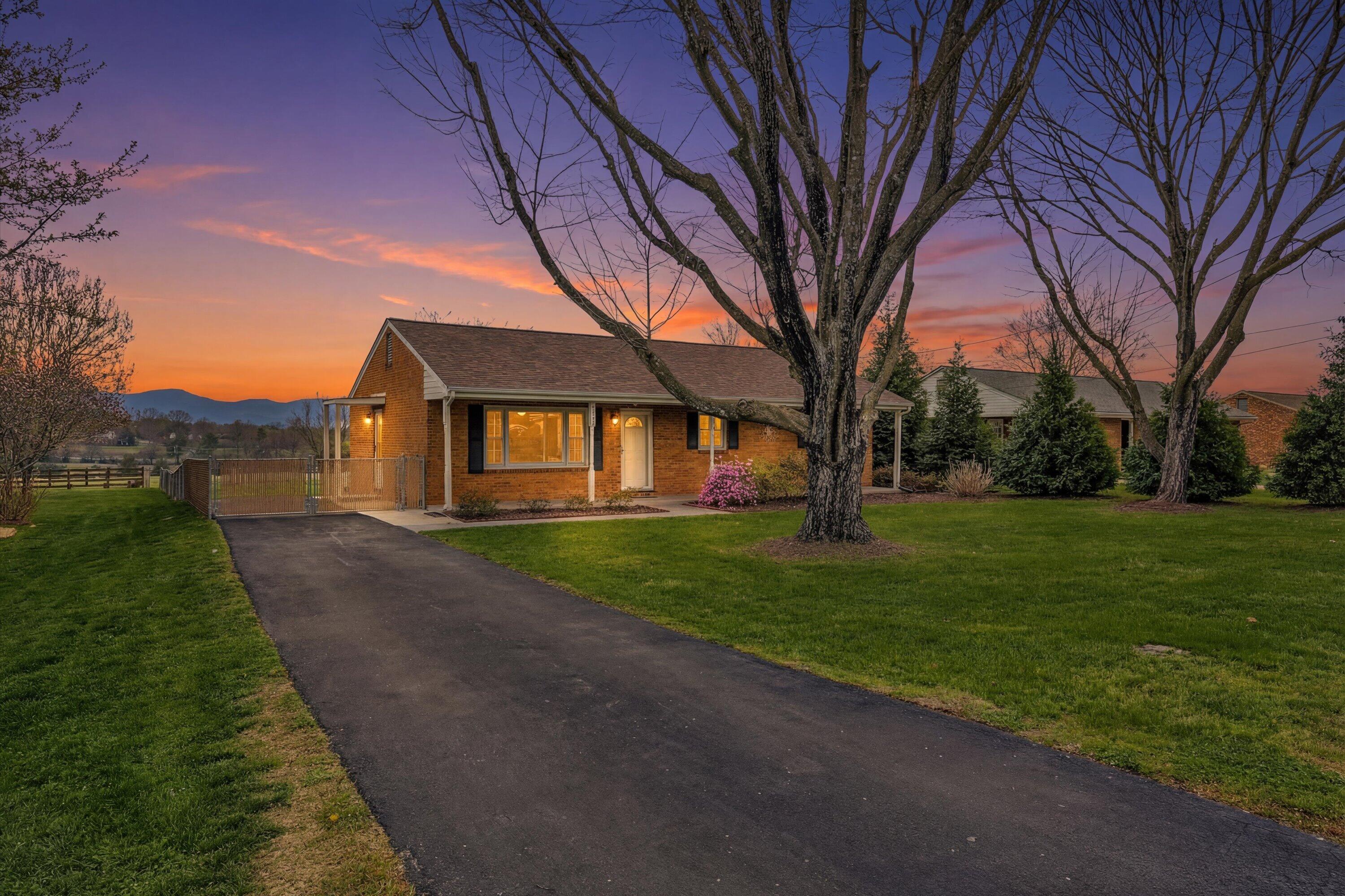 1006 Green Meadow RD