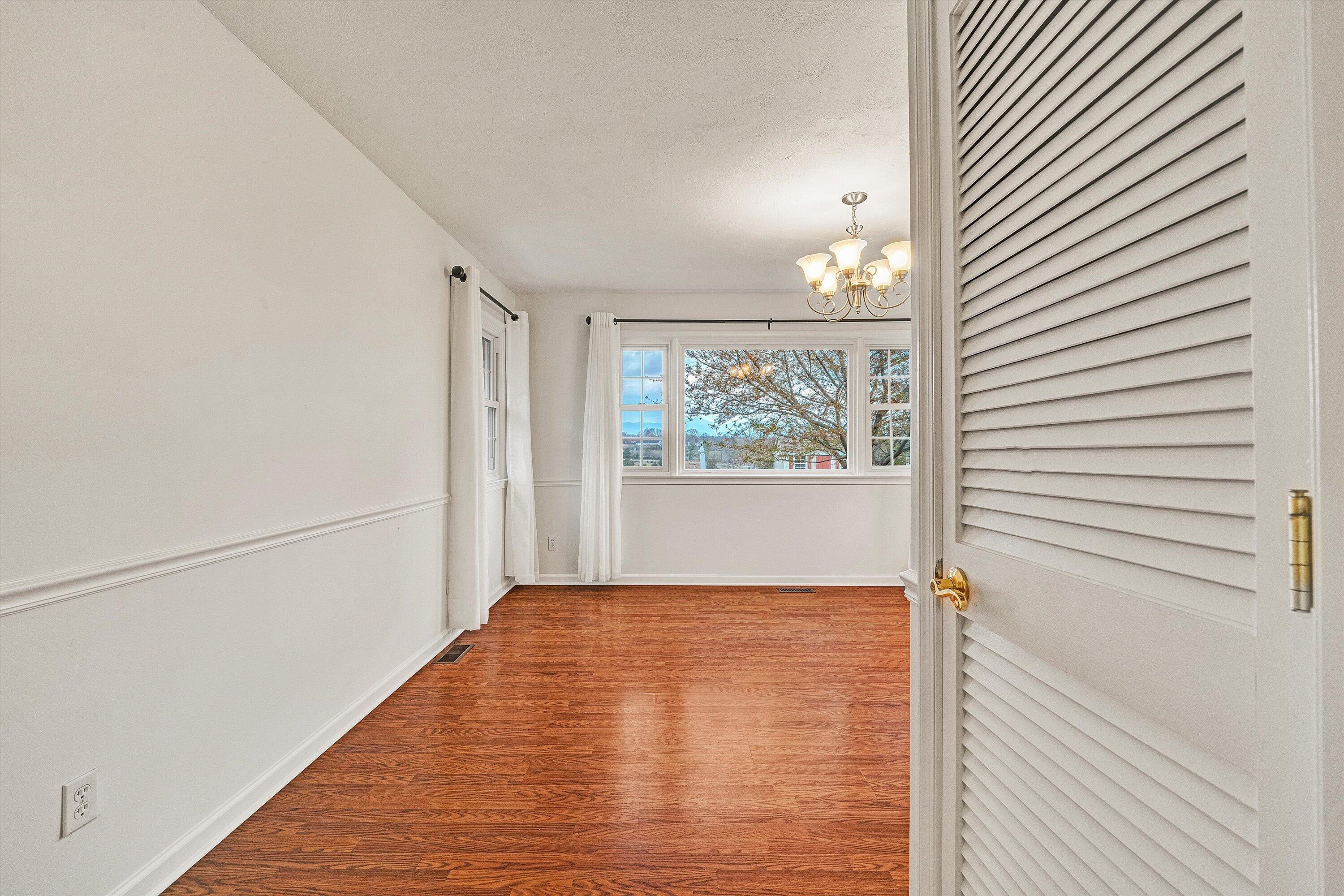 1006 Green Meadow RD