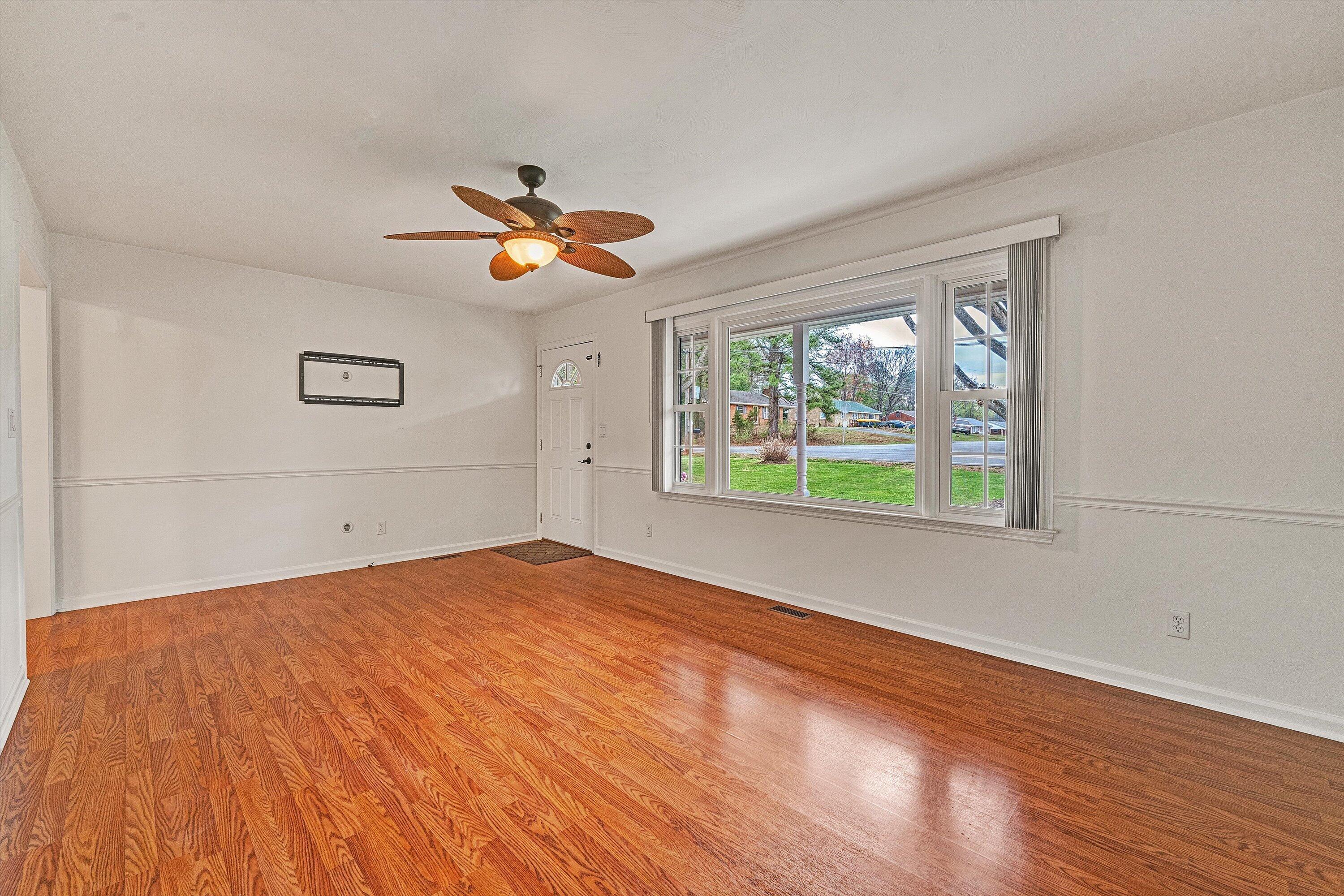 1006 Green Meadow RD