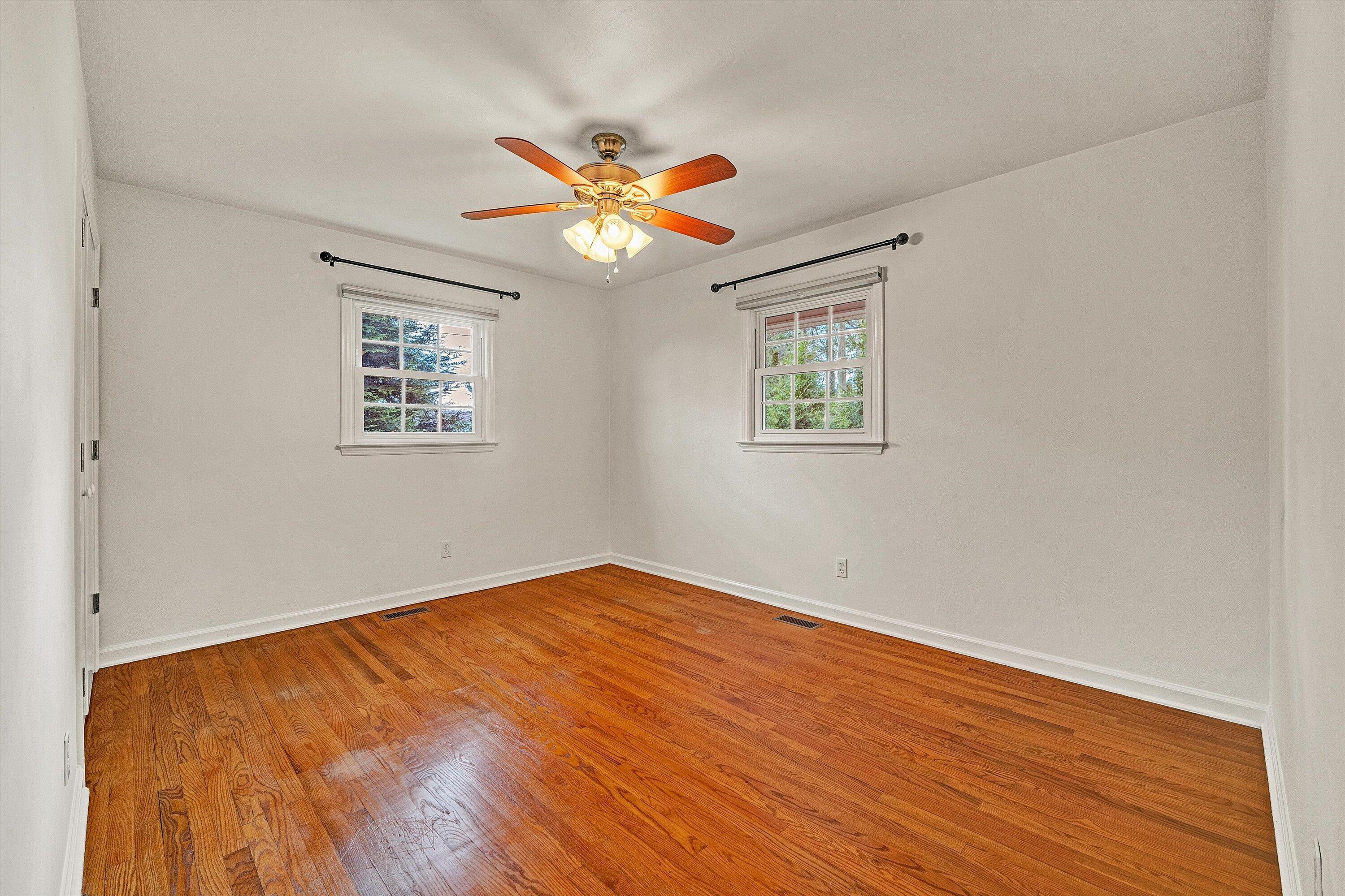 1006 Green Meadow RD