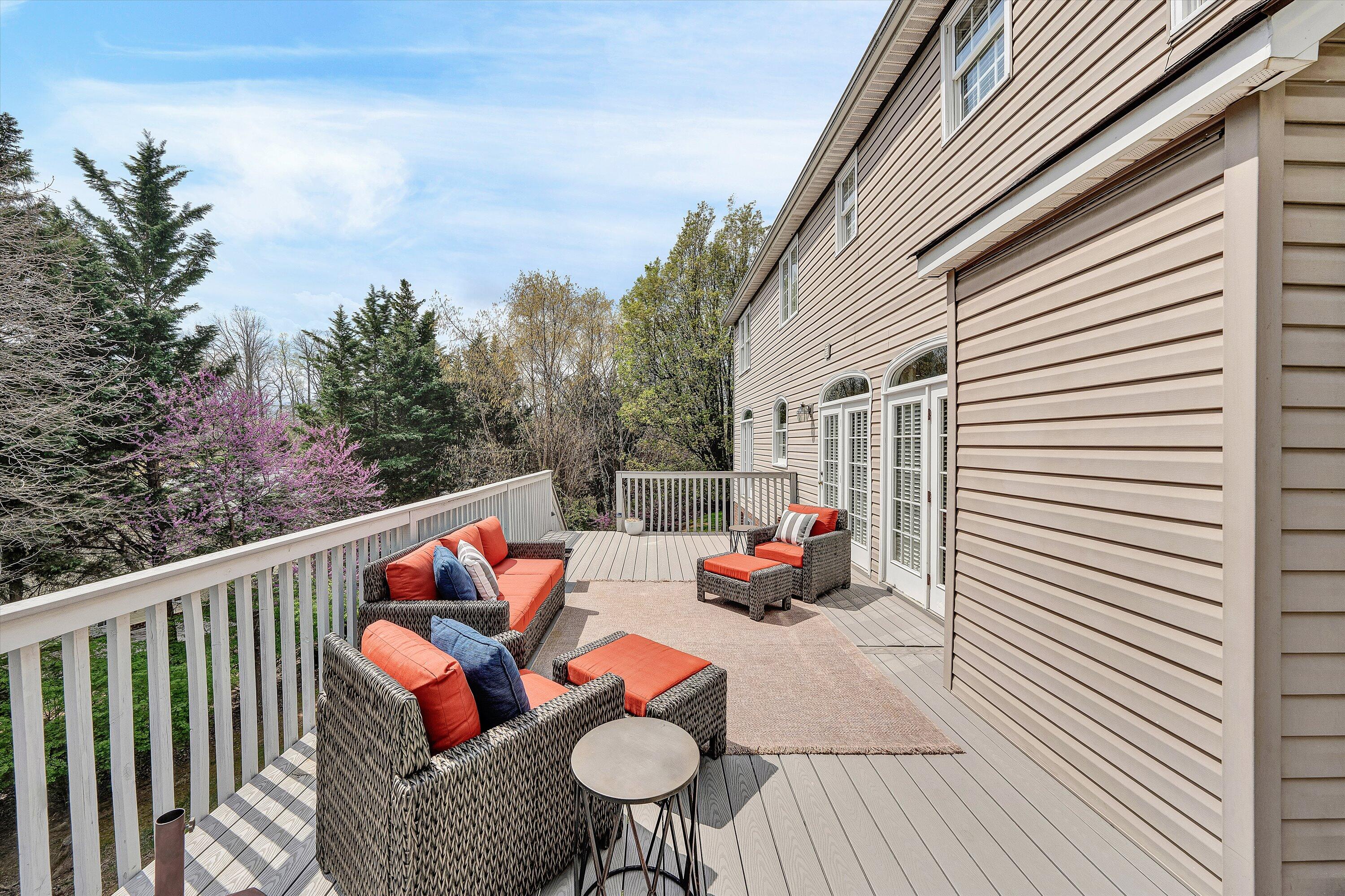 1935 Springmill RD