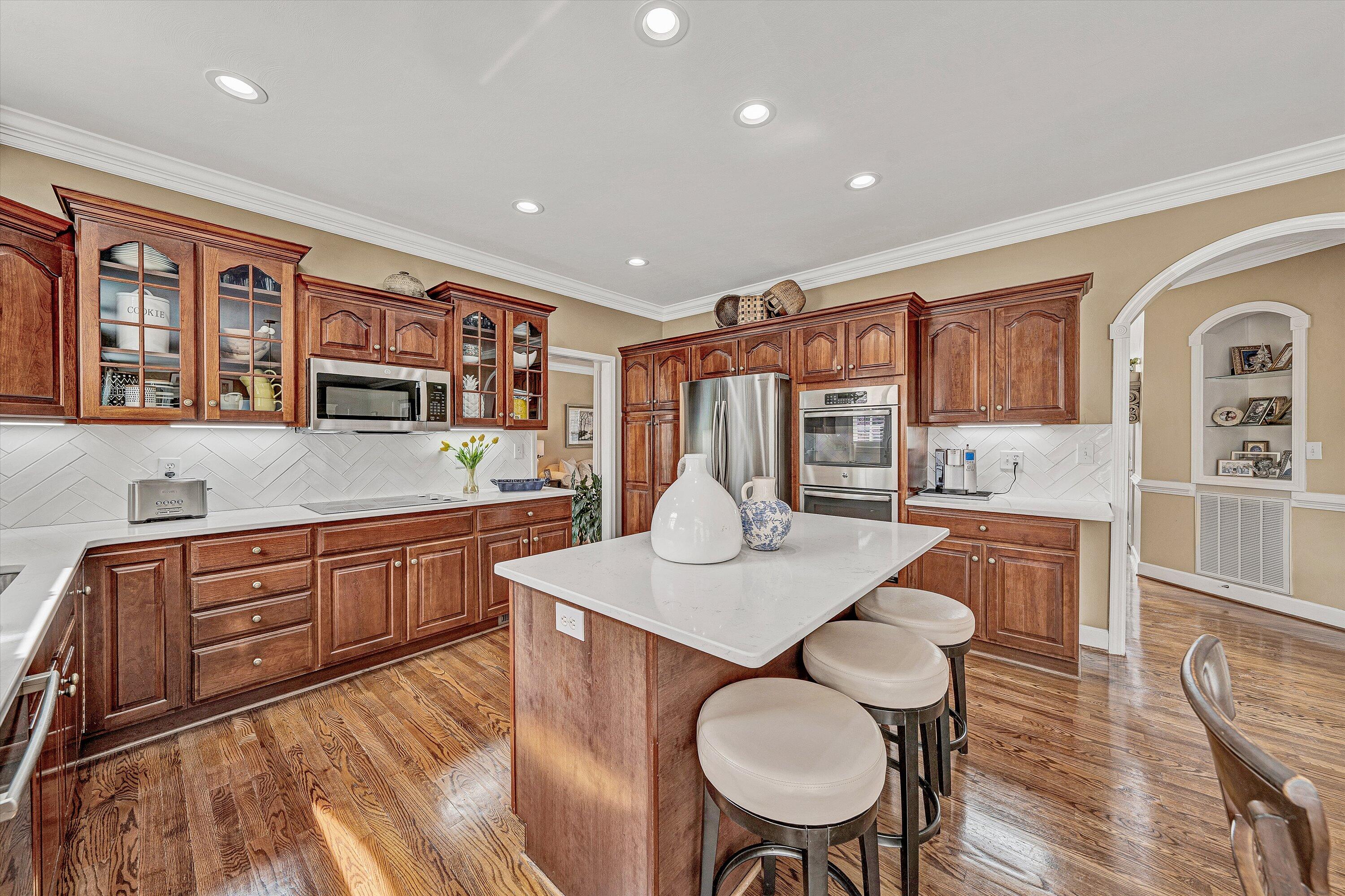 1935 Springmill RD