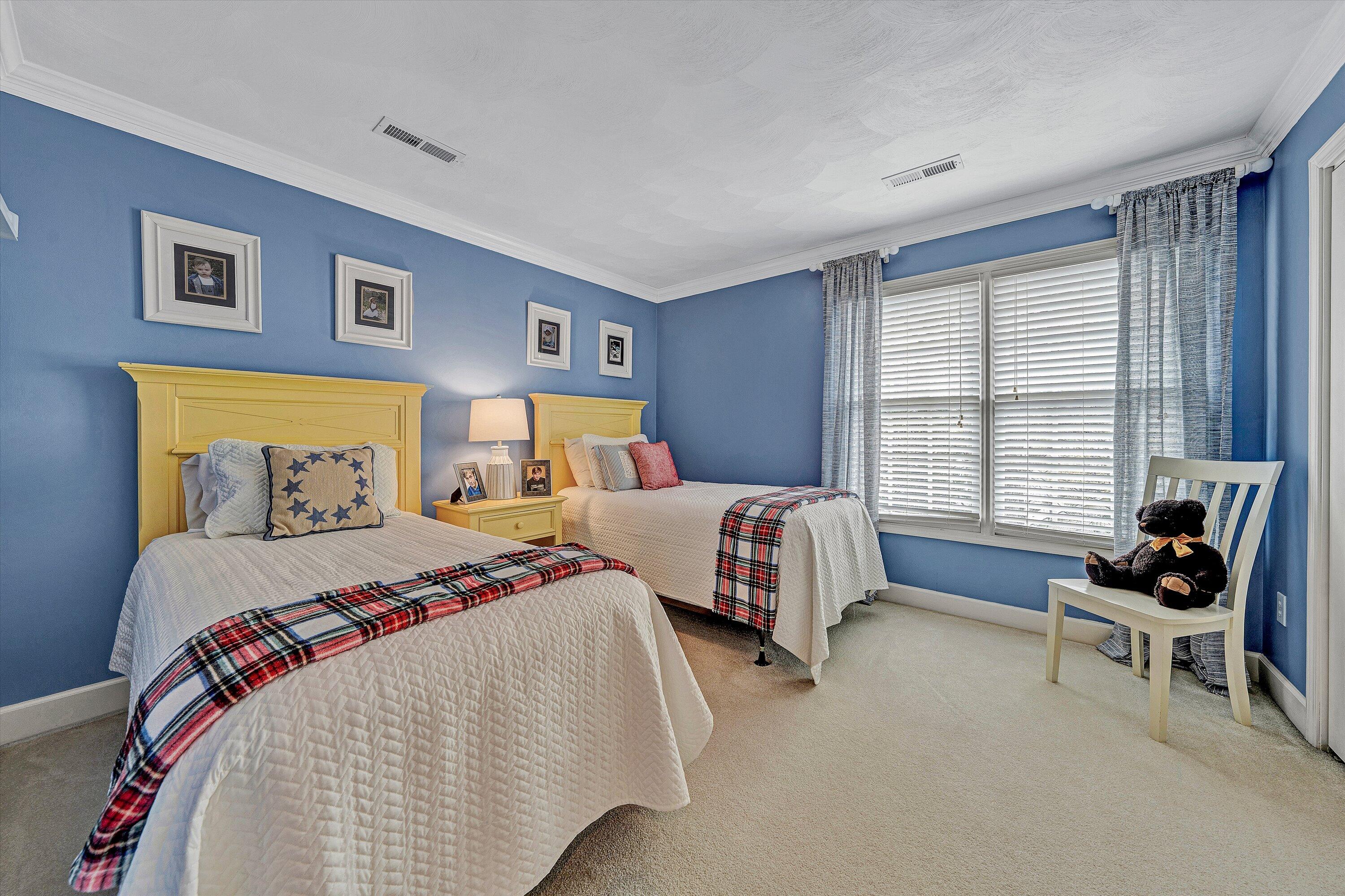 1935 Springmill RD