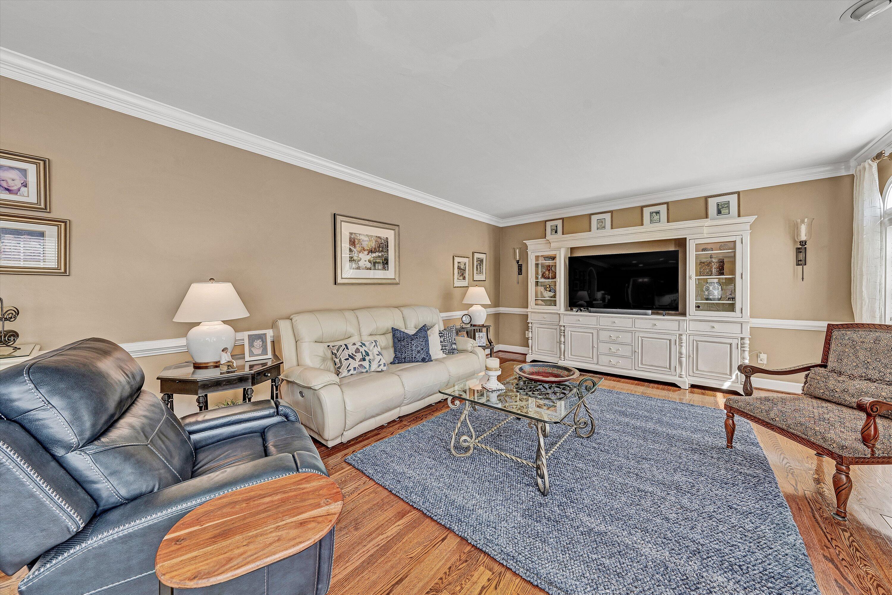 1935 Springmill RD