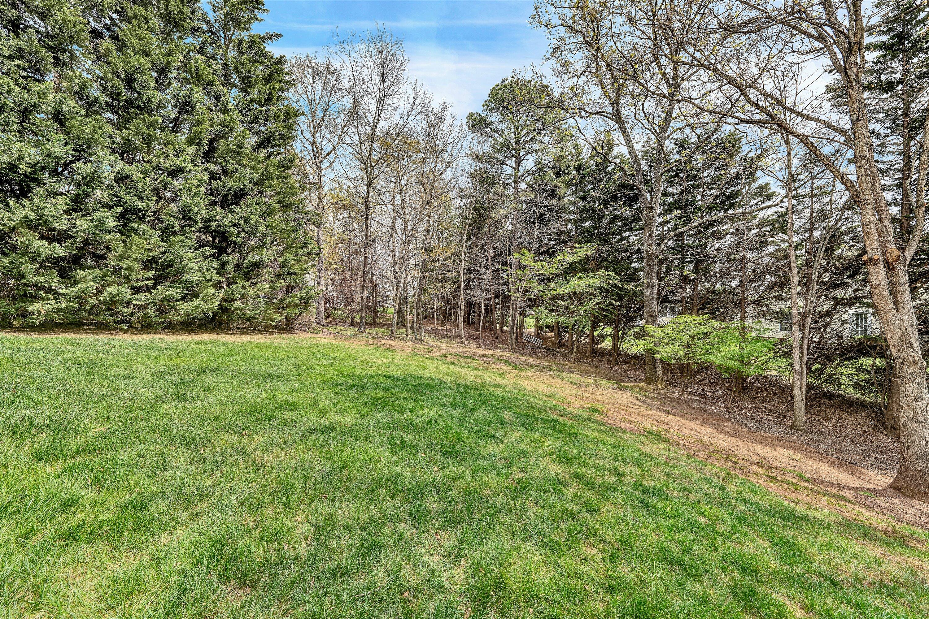 1935 Springmill RD