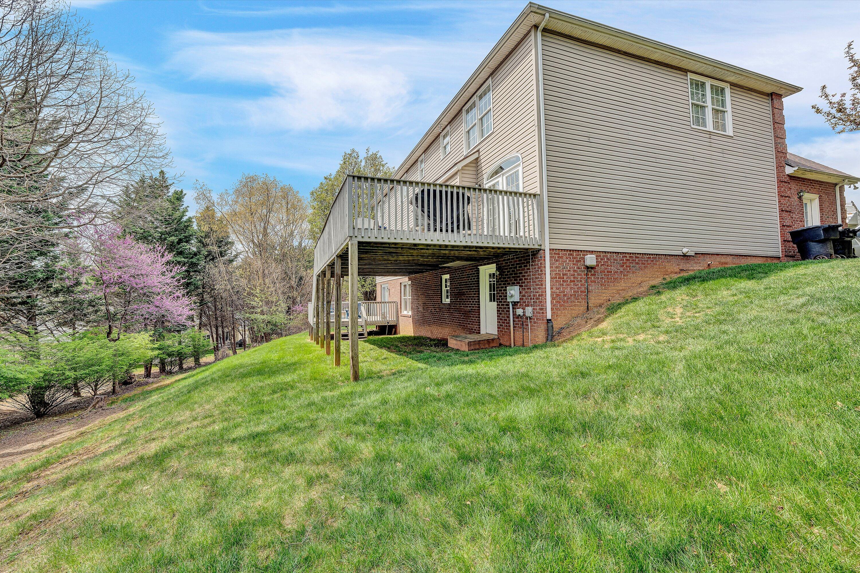 1935 Springmill RD