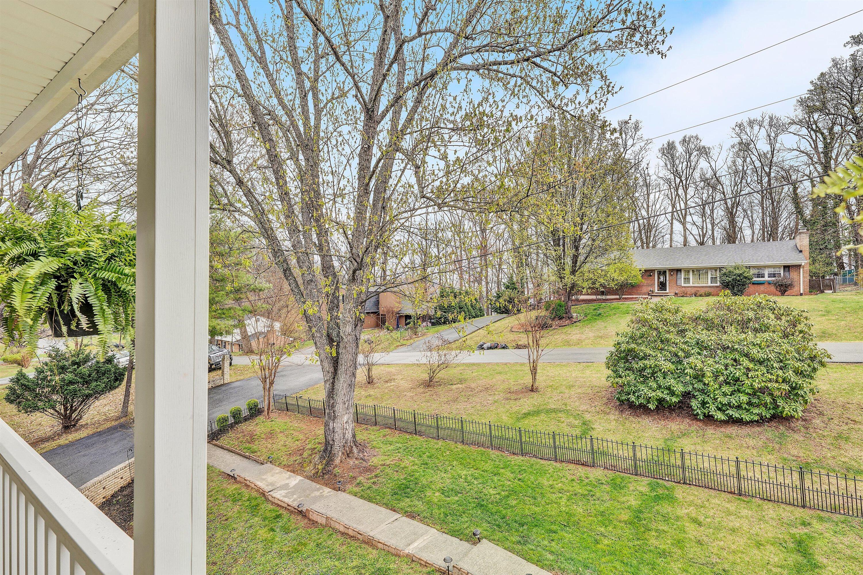 1005 Chestnut Mountain DR