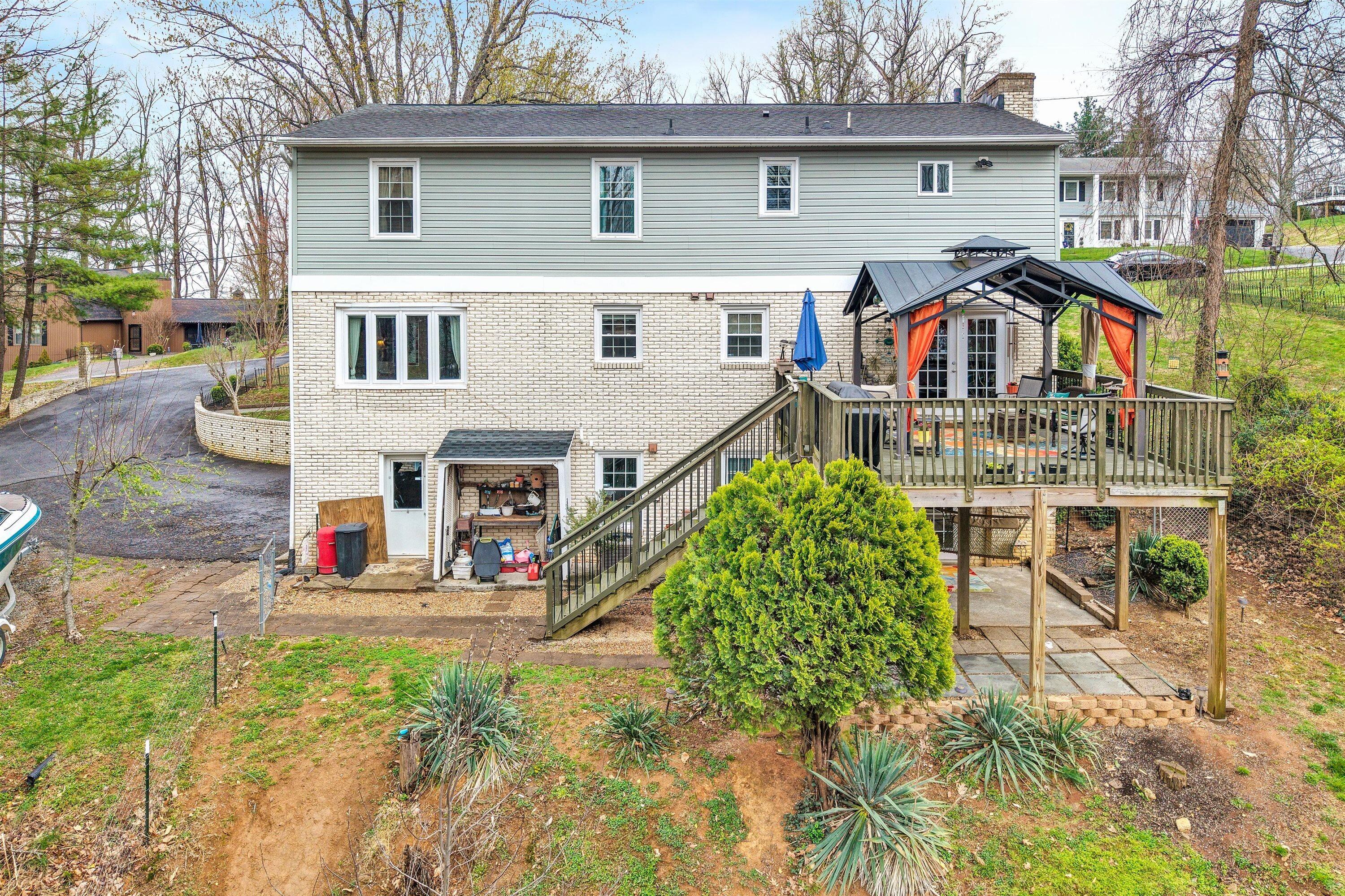1005 Chestnut Mountain DR