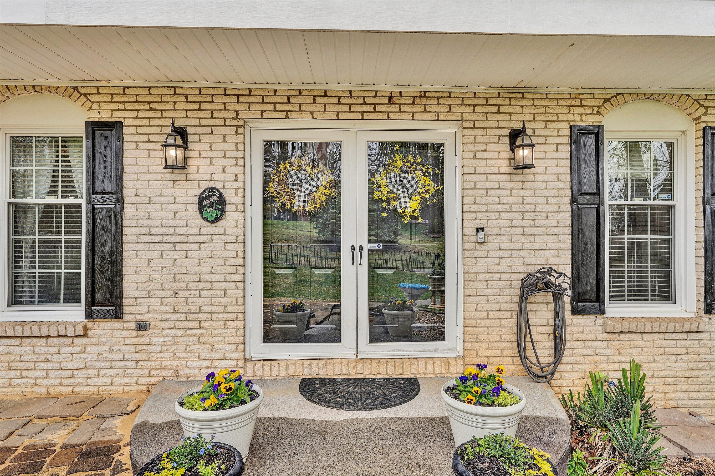 1005 Chestnut Mountain DR