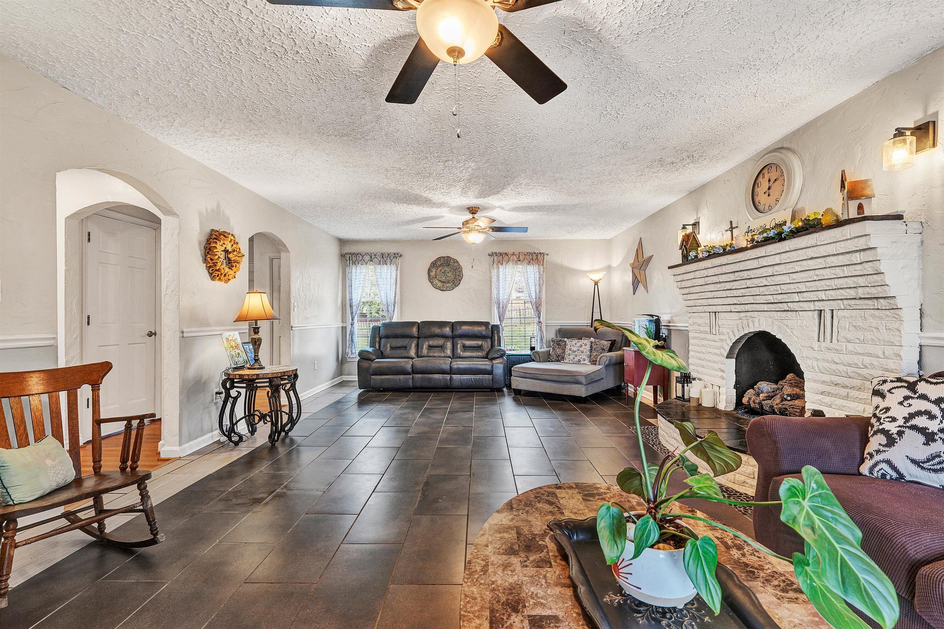 1005 Chestnut Mountain DR