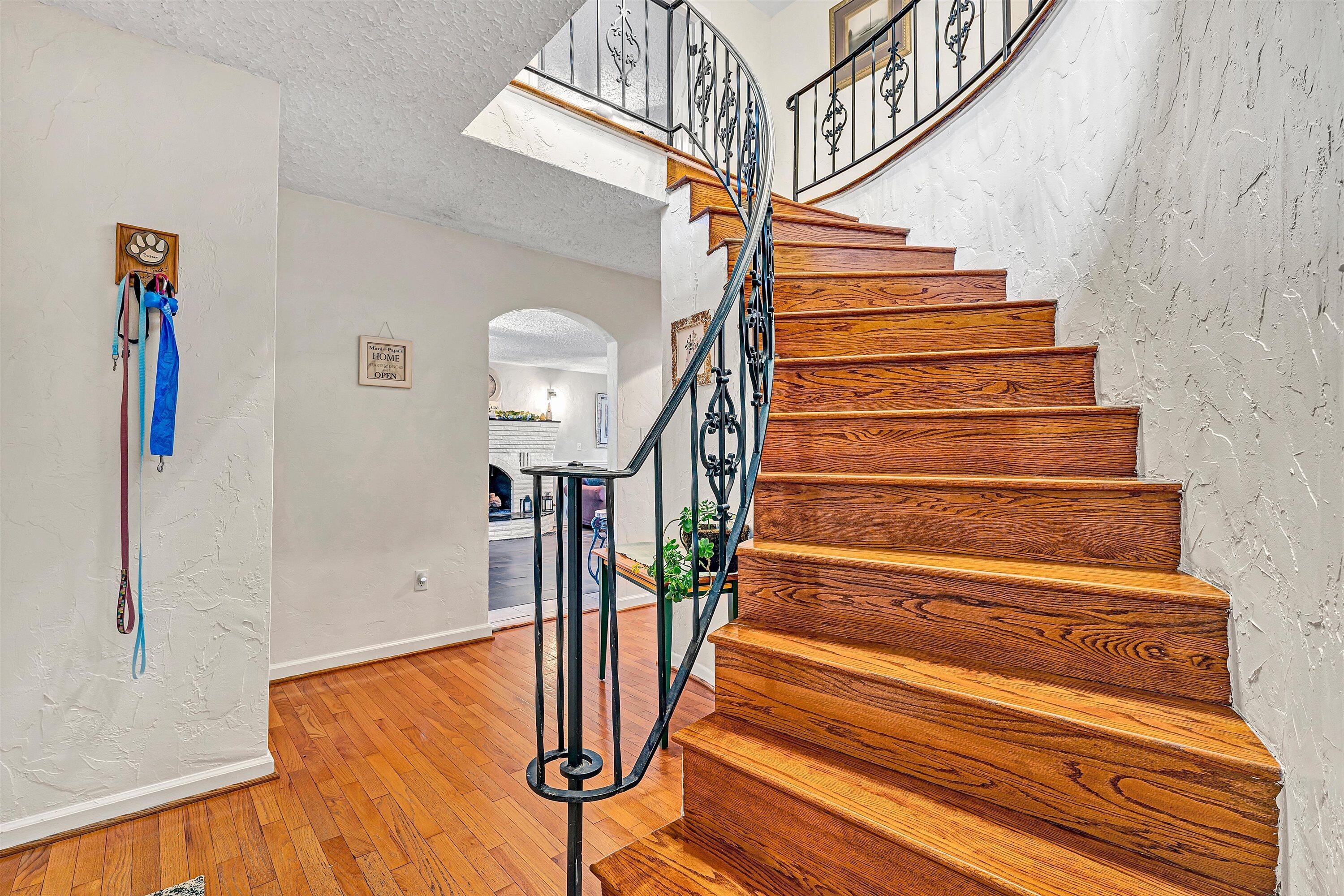 1005 Chestnut Mountain DR