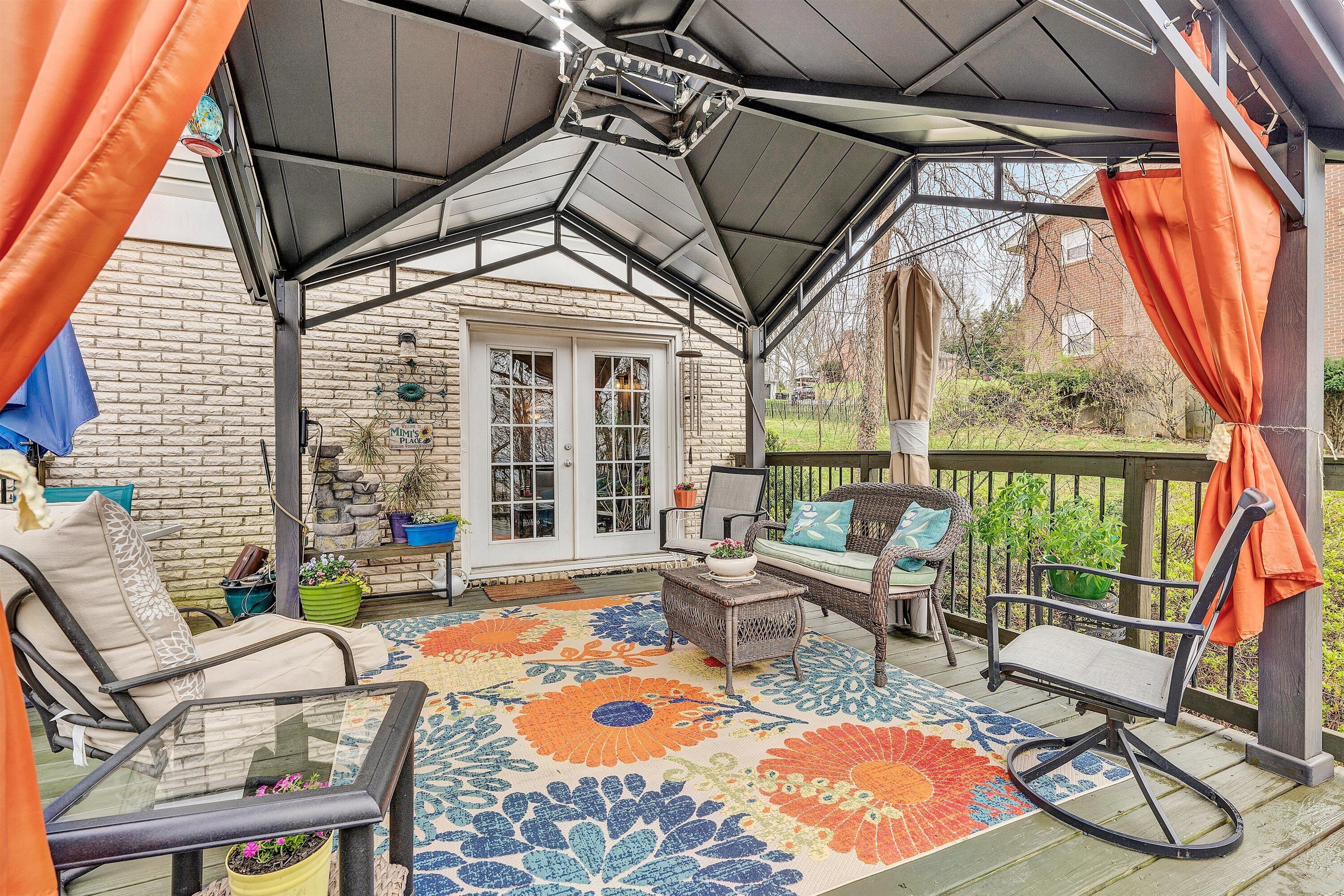 1005 Chestnut Mountain DR