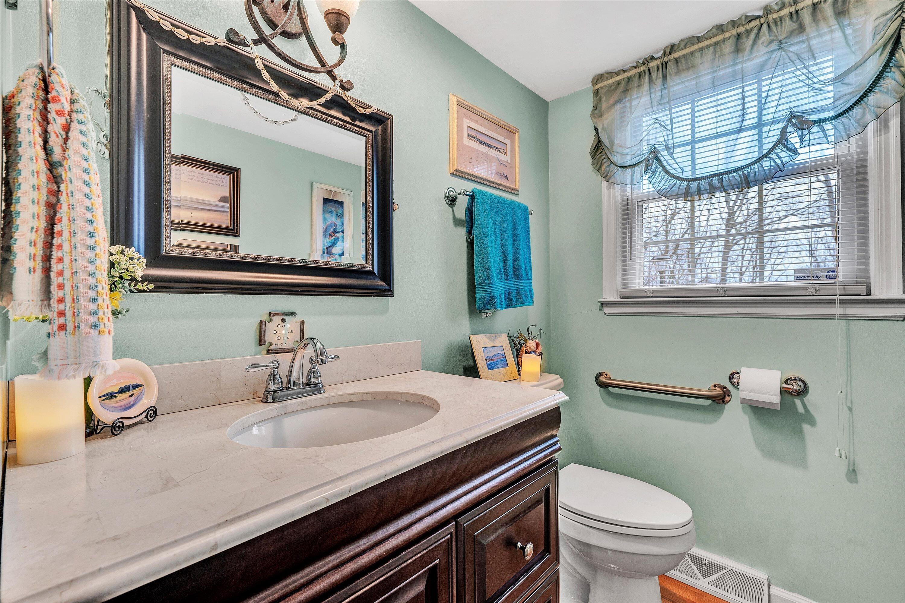 1005 Chestnut Mountain DR