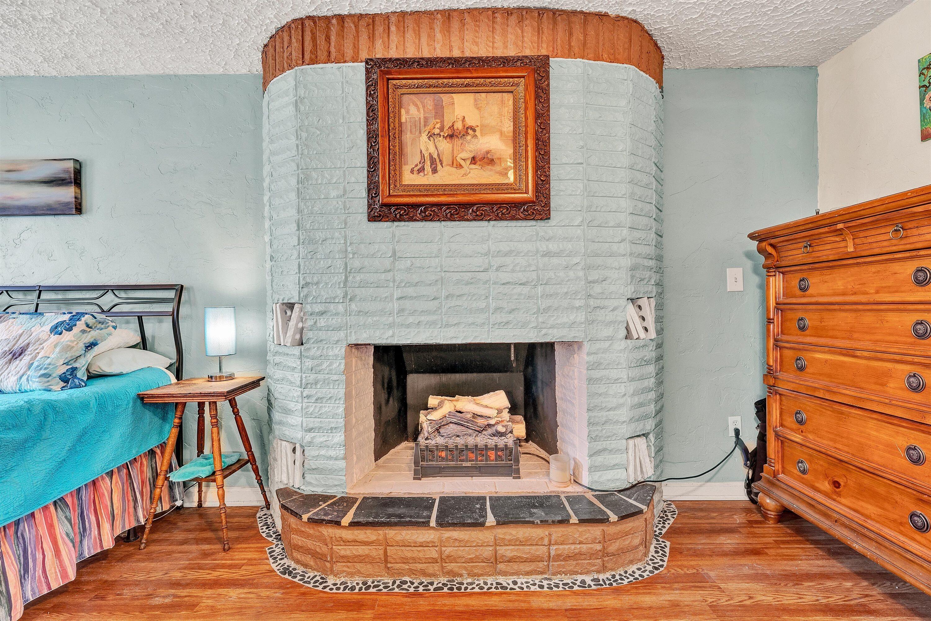 1005 Chestnut Mountain DR