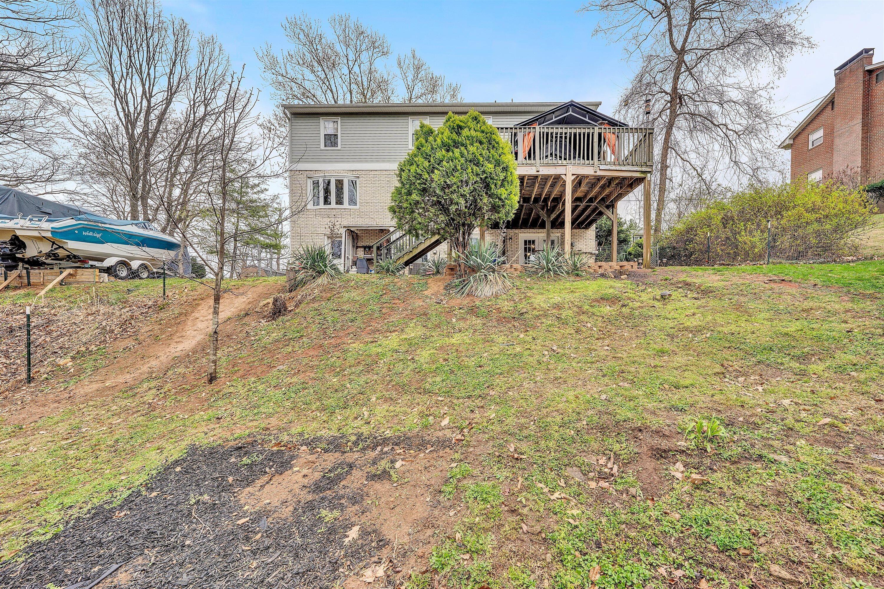 1005 Chestnut Mountain DR