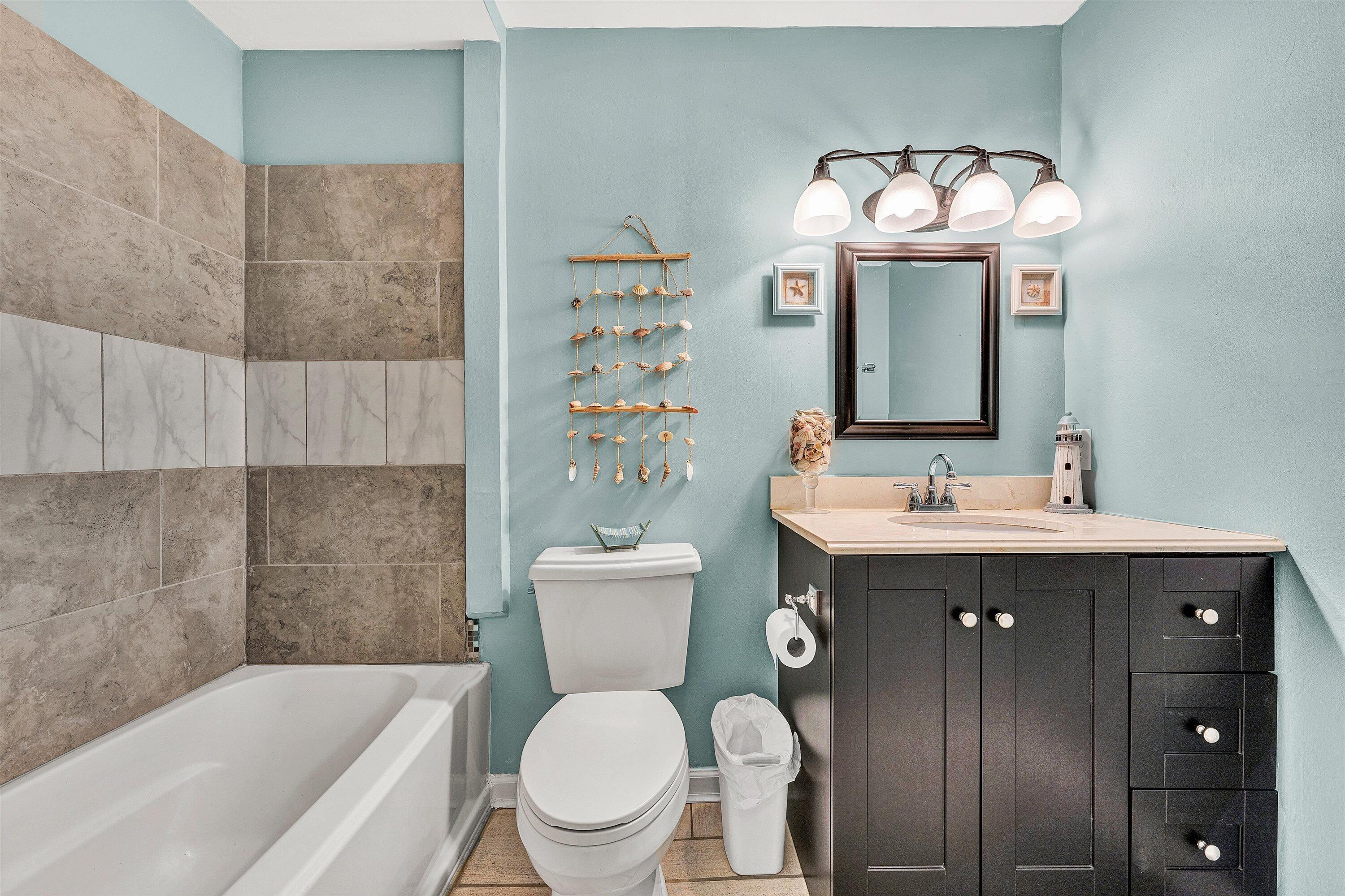 1005 Chestnut Mountain DR