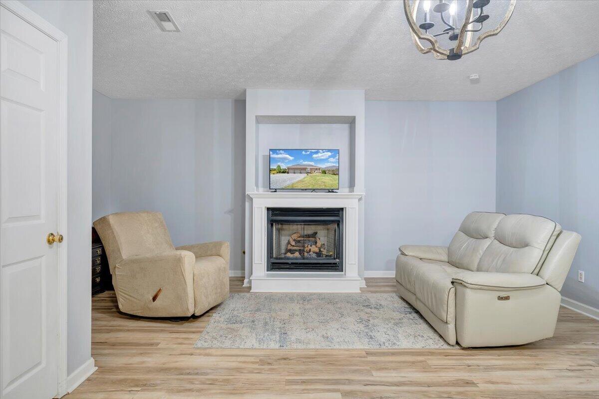 5129 Wheatland RD