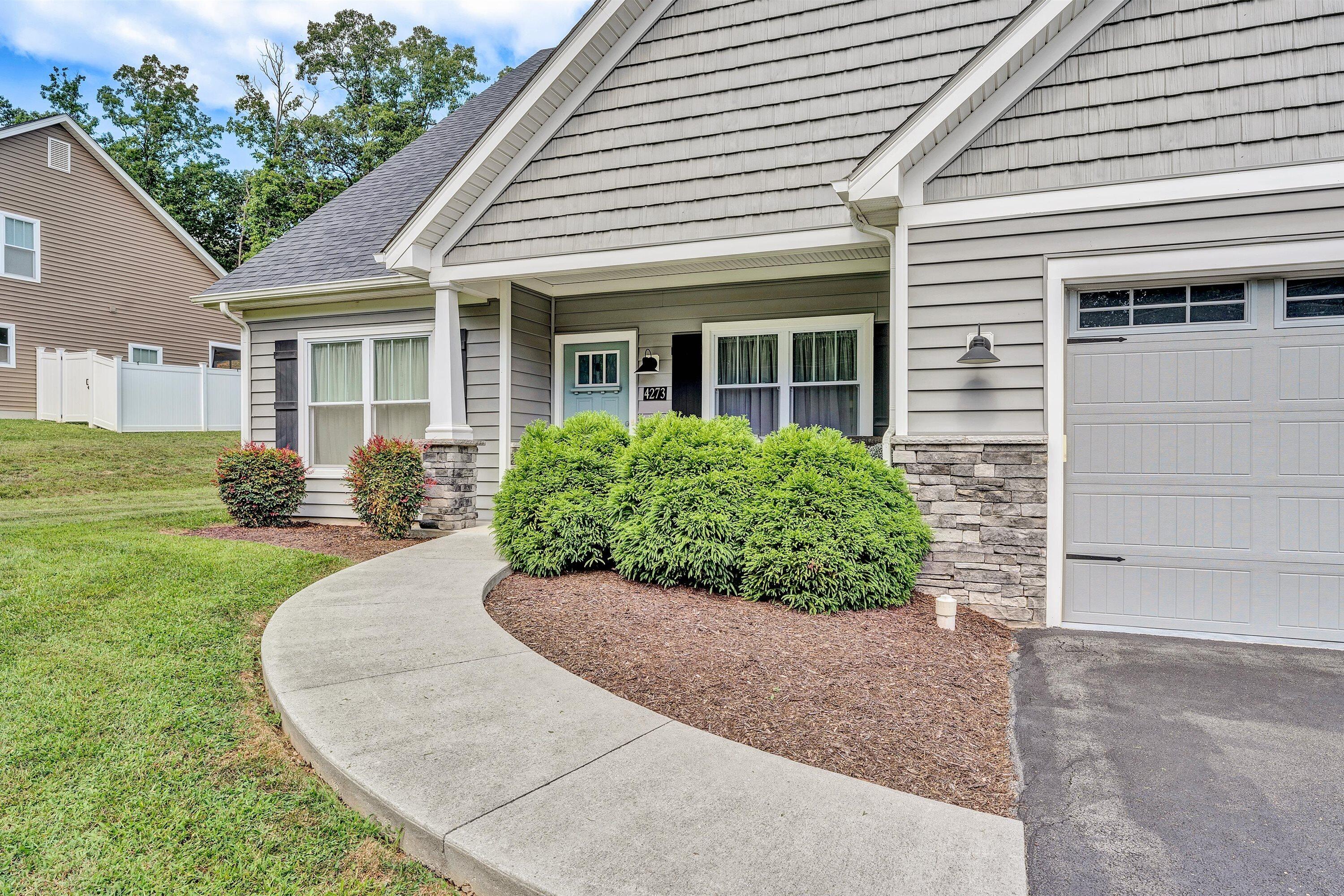 4273 Daugherty RD