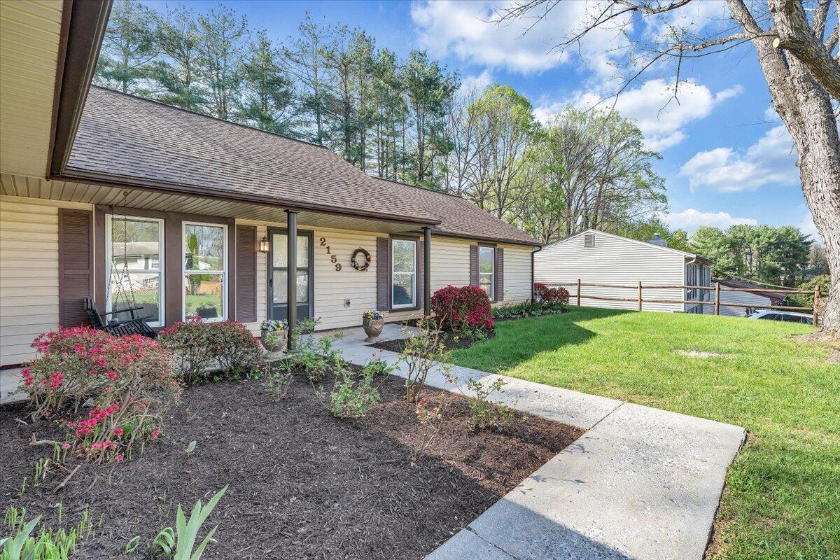 2159 Beavers LN