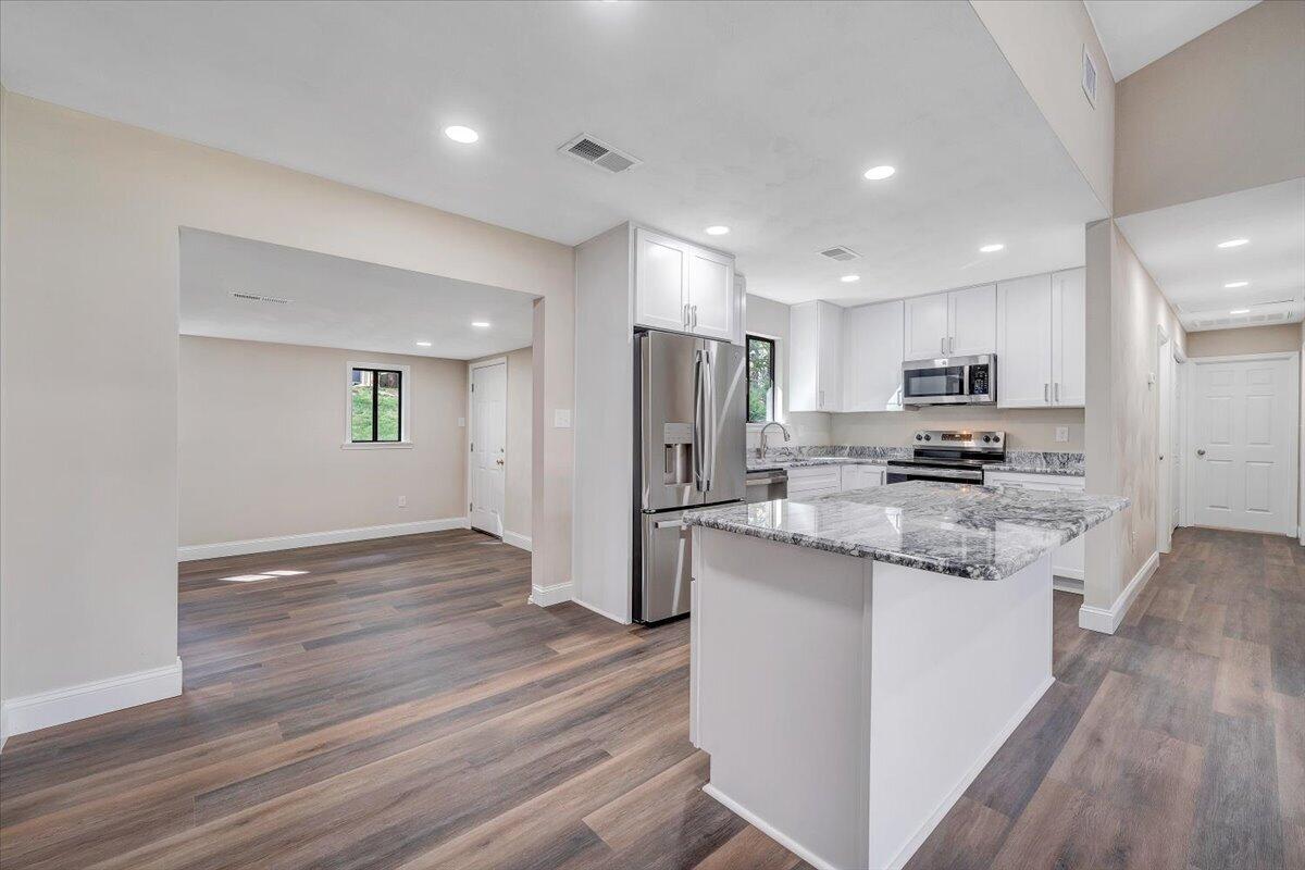 2159 Beavers LN