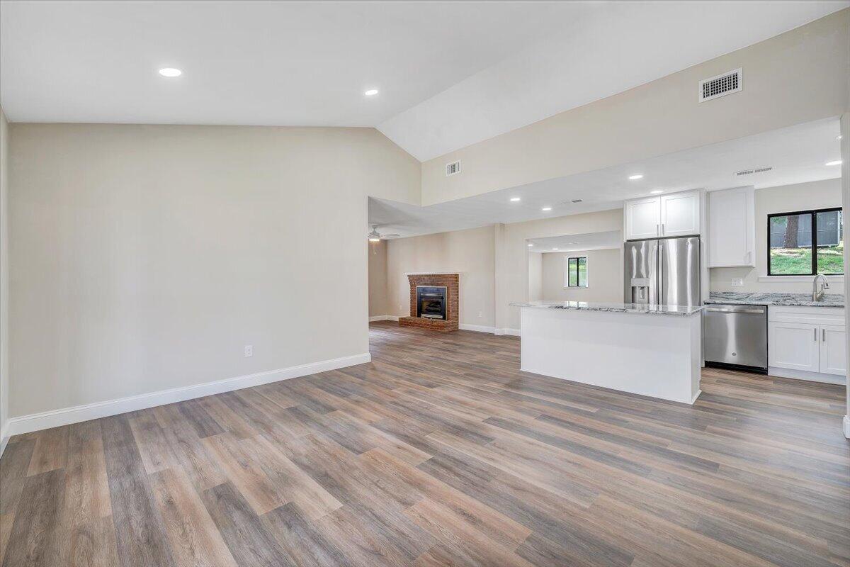 2159 Beavers LN