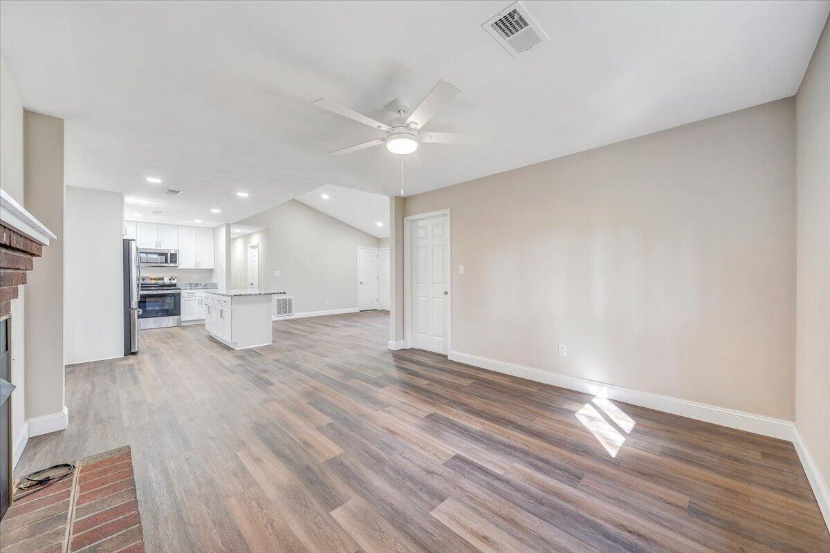 2159 Beavers LN