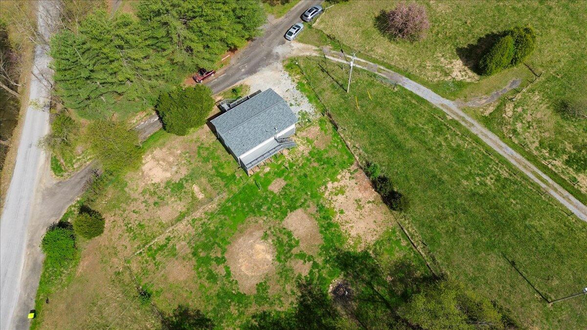 28 Scotts Hollow RD