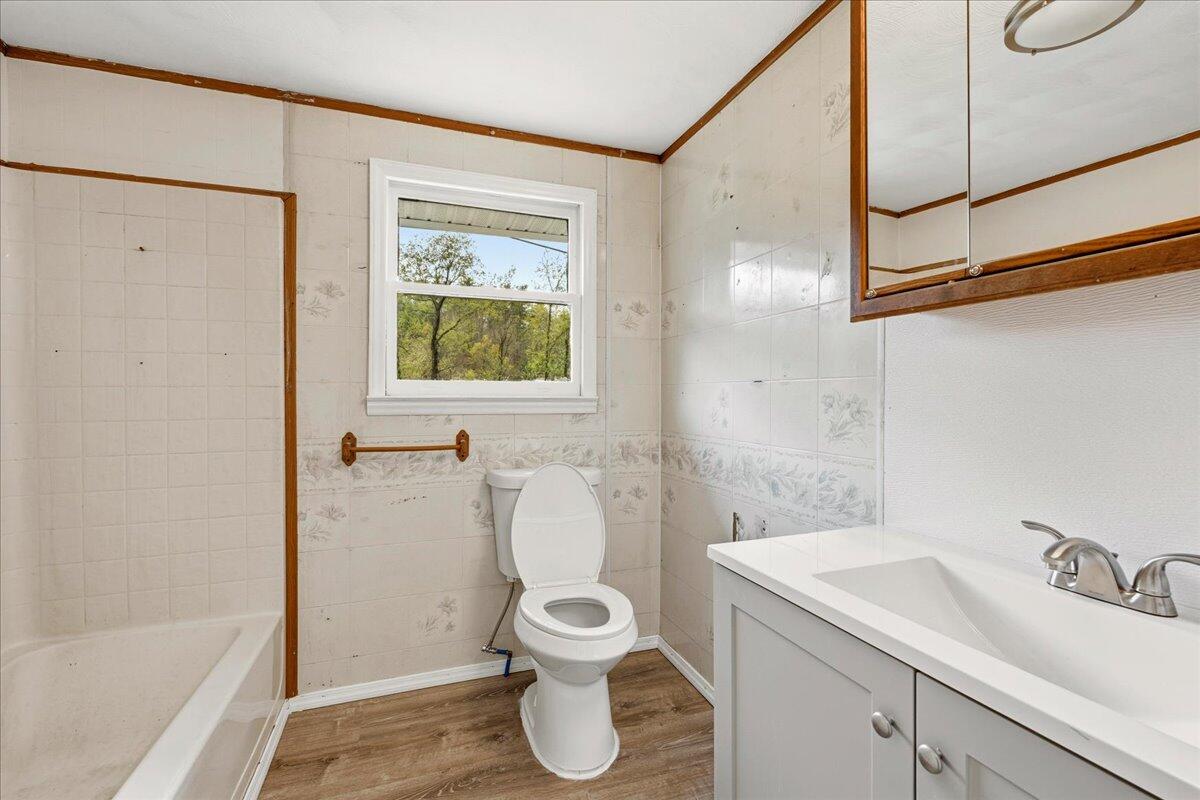28 Scotts Hollow RD