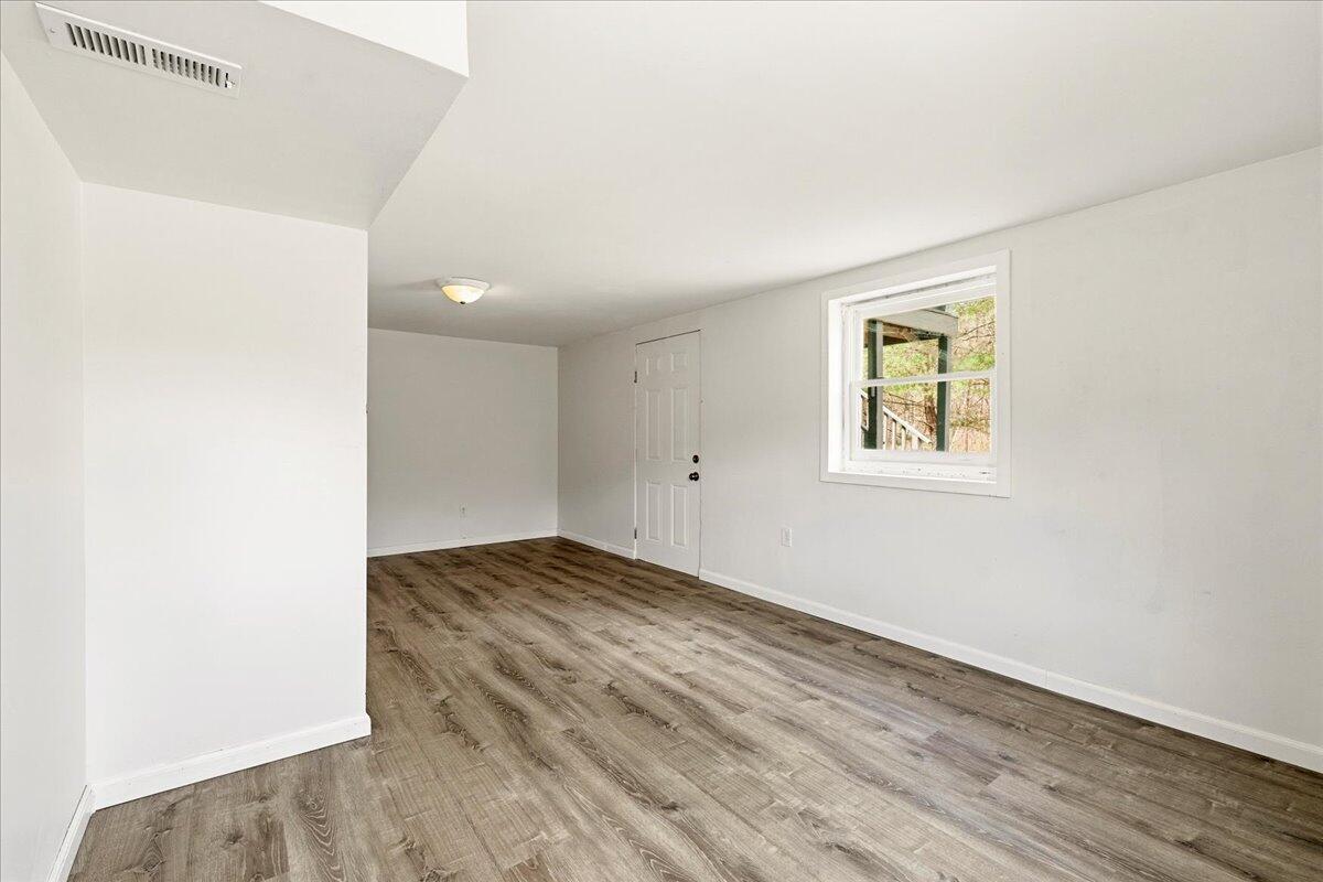 28 Scotts Hollow RD